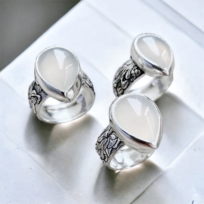 Anillo Flamenco Gota Ágata blanca