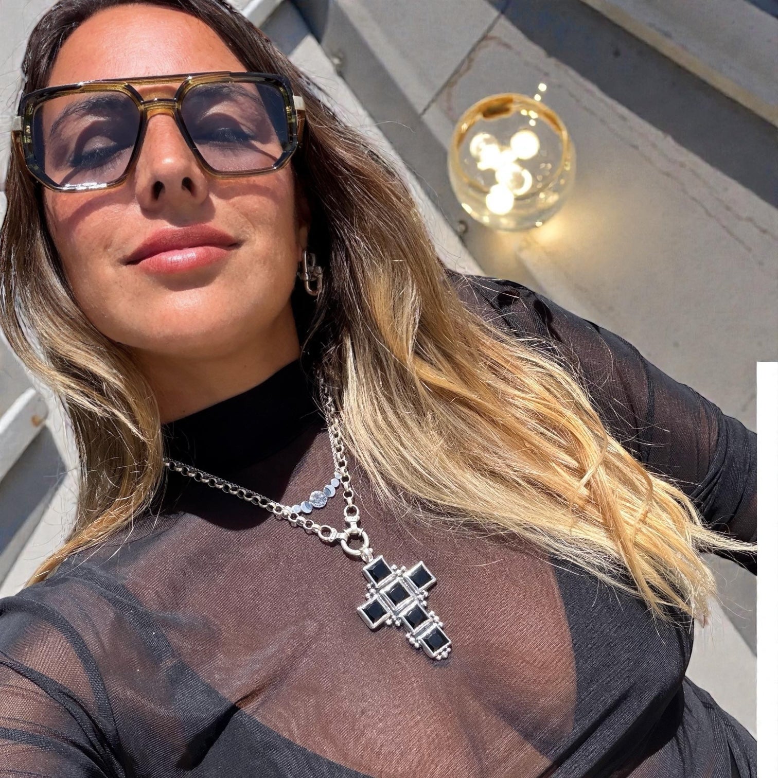 Colgante Cruz Reina Negra