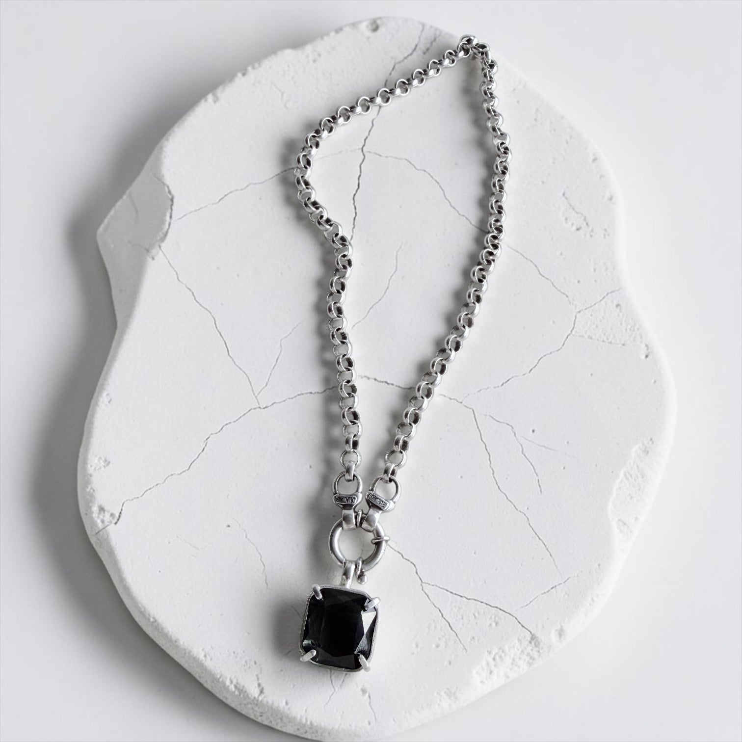 Colgante Soberana - Varias Piedras