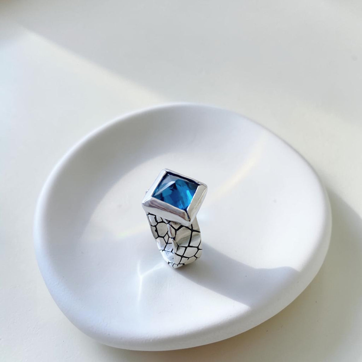 Anillo Piel de Serpiente + Rombo Topacio London Blue