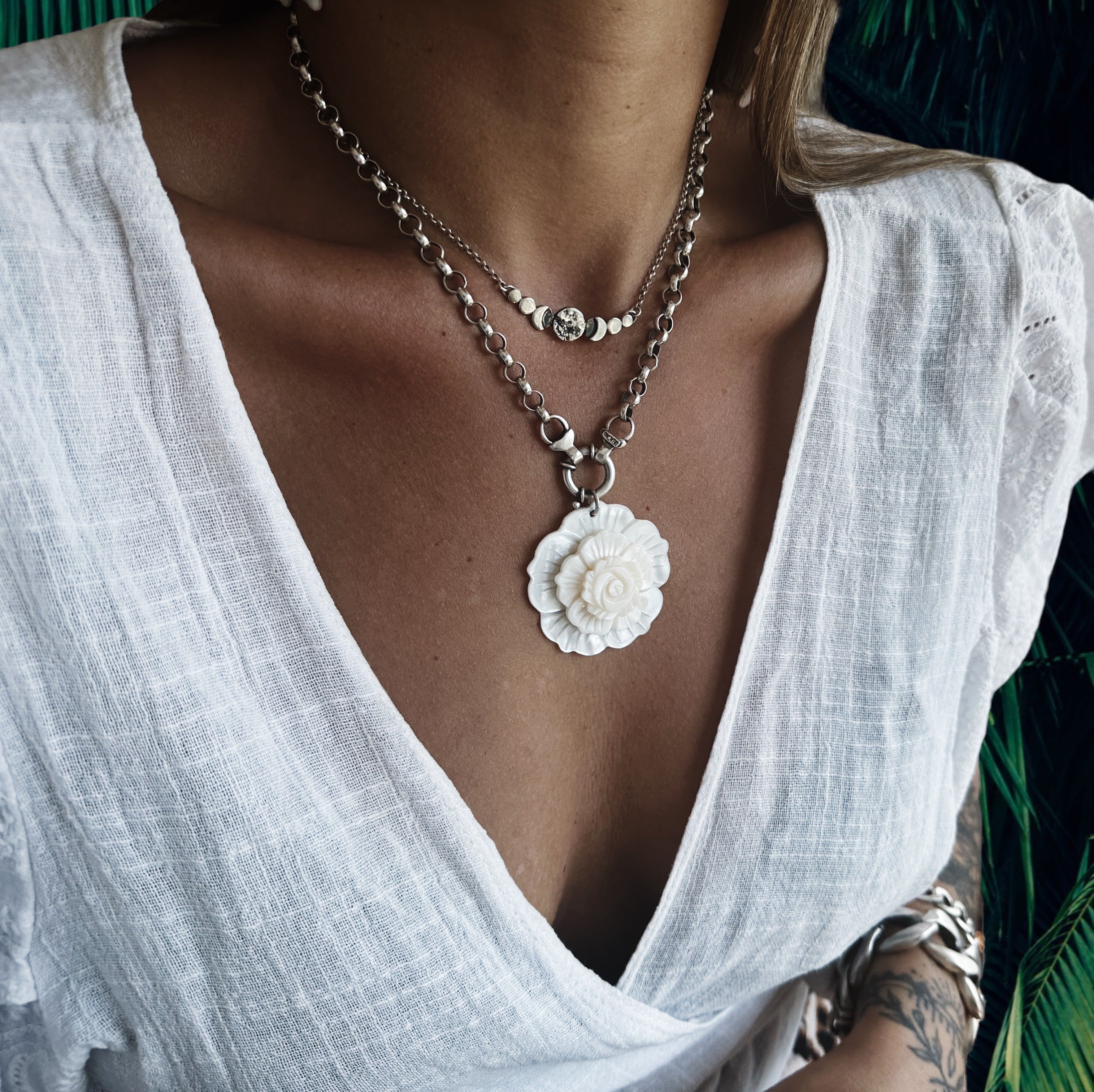 Cadena Rolo Mediana 45 cm + Flor Madre Perla 3D