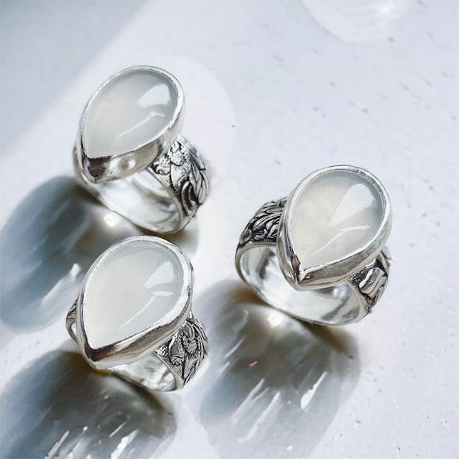 Anillo Flamenco Gota Ágata blanca