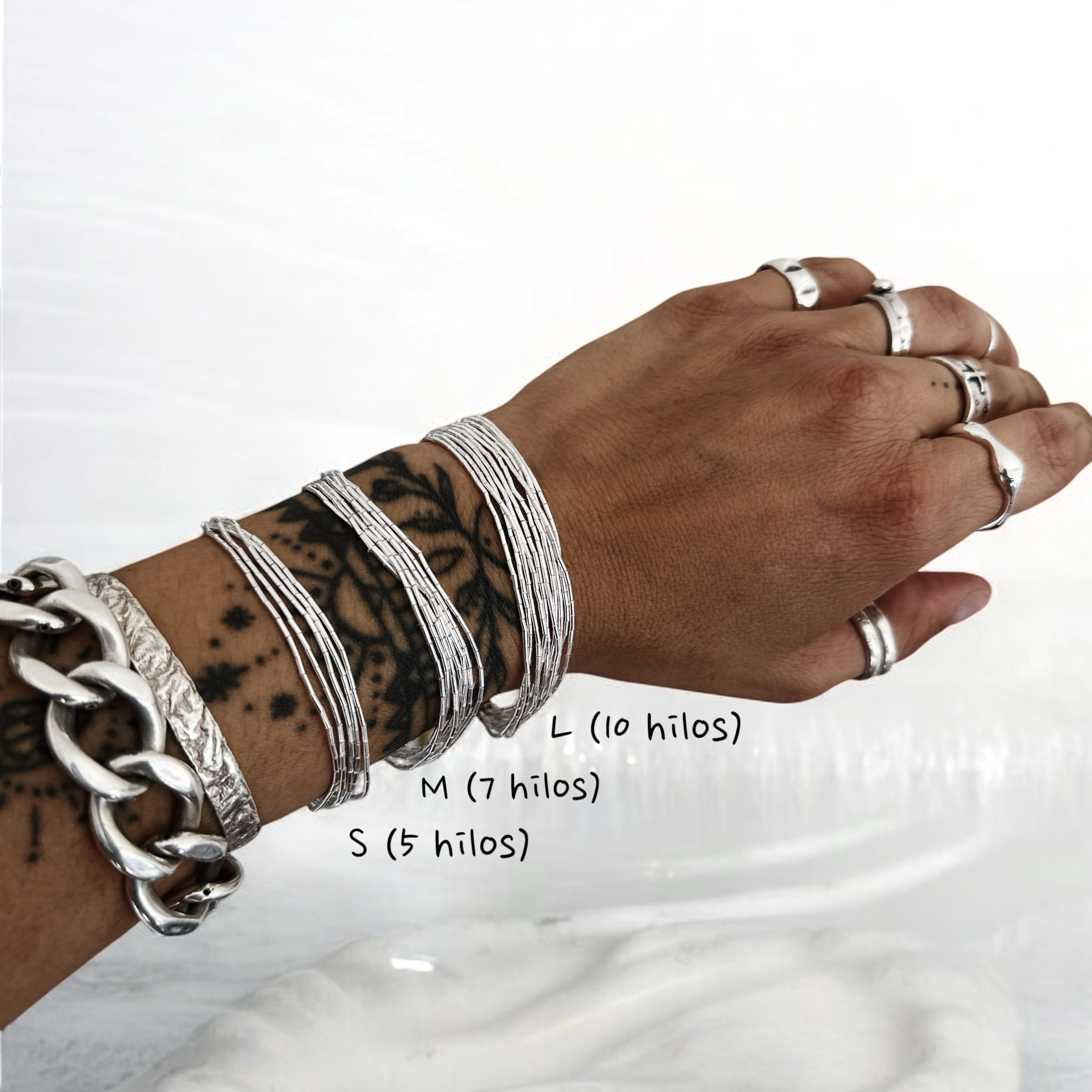 Pulsera Mostacillas Hilos de Plata