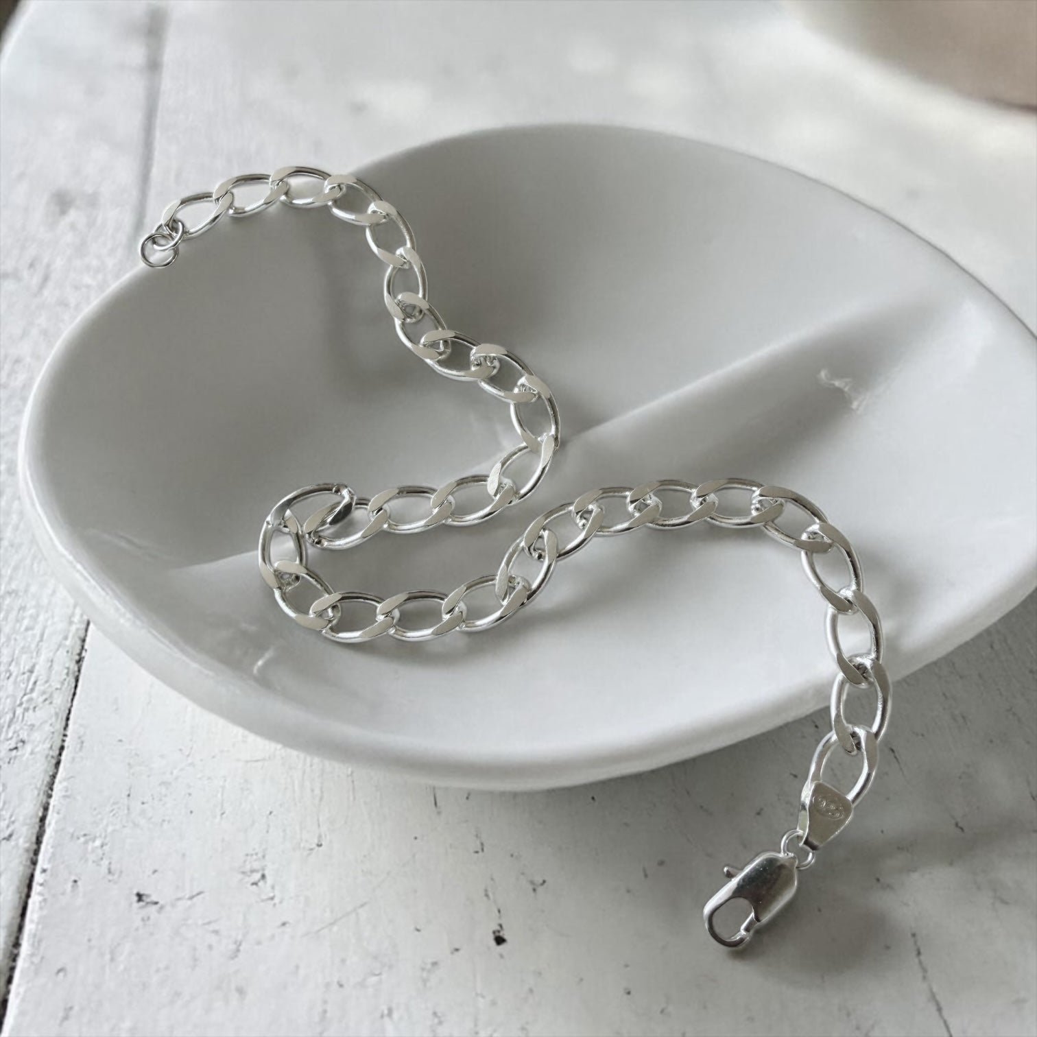 Choker Ely