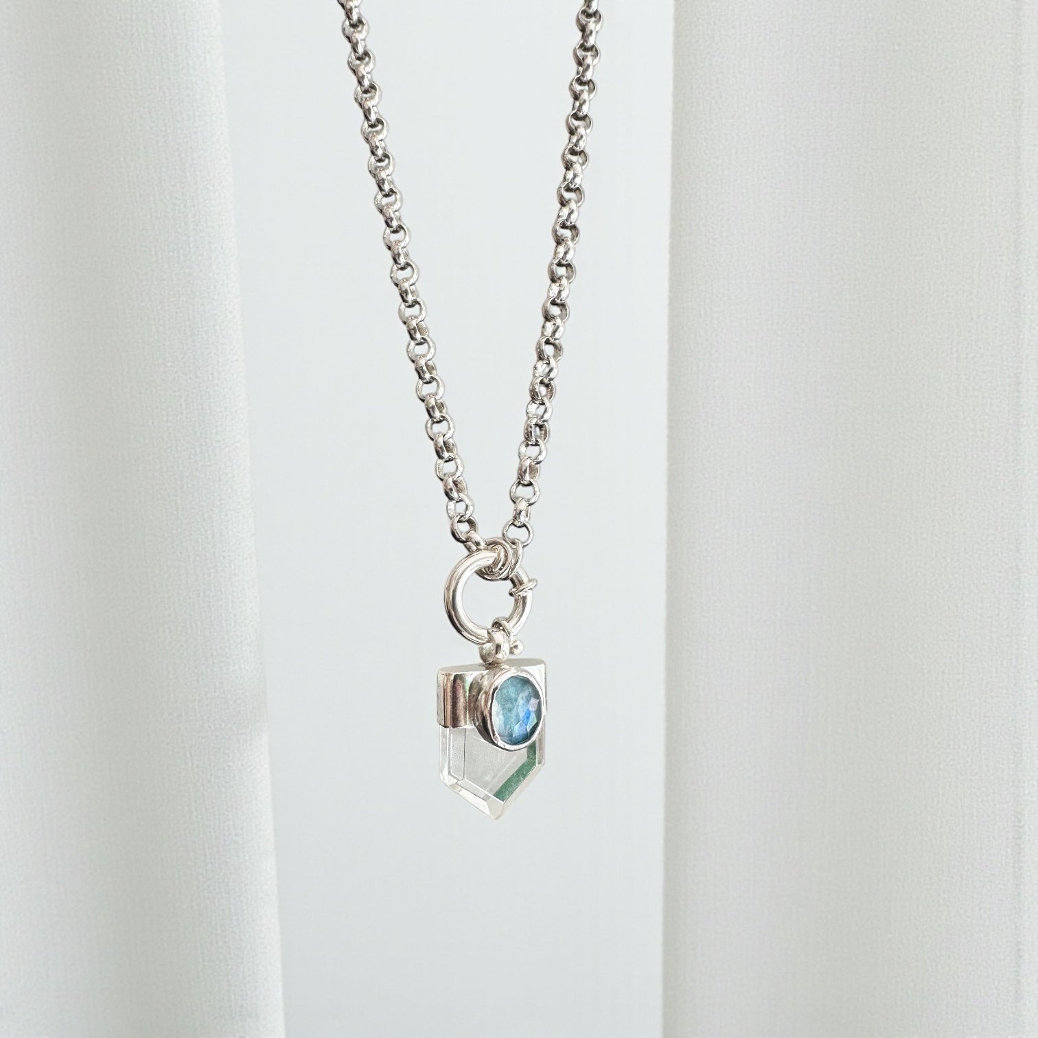 Colgante Prisma Escudo - I