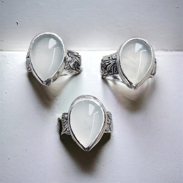 Anillo Flamenco Gota Ágata blanca