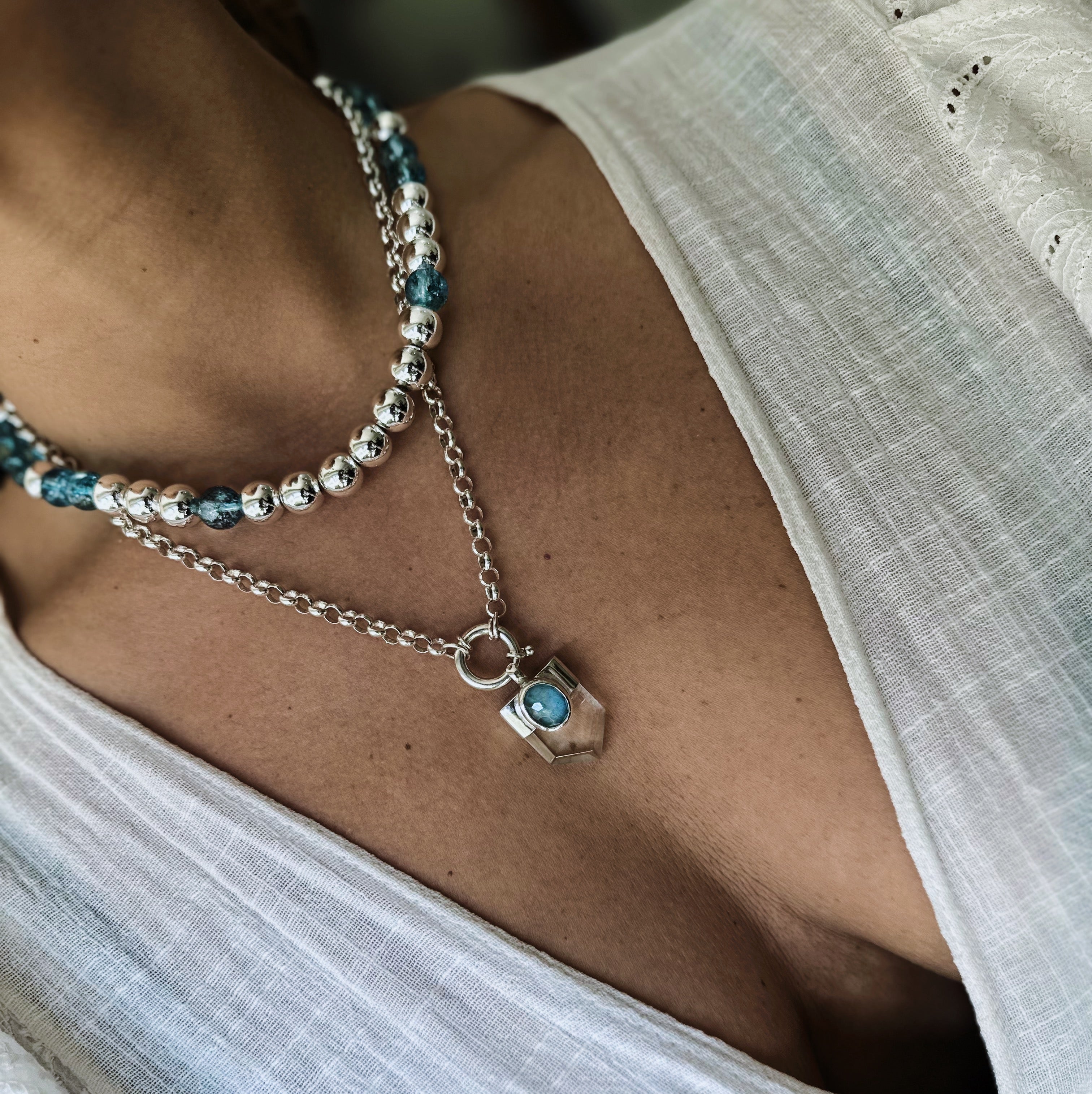 Colgante Prisma Escudo - I