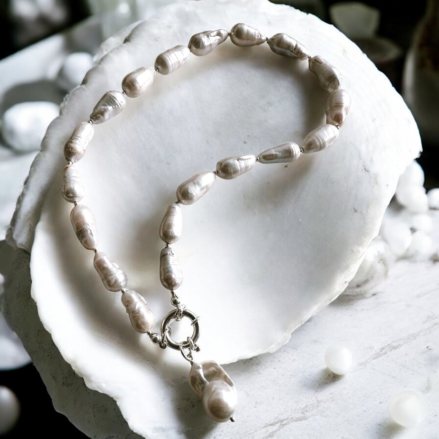 Collar Barroca Brutalista