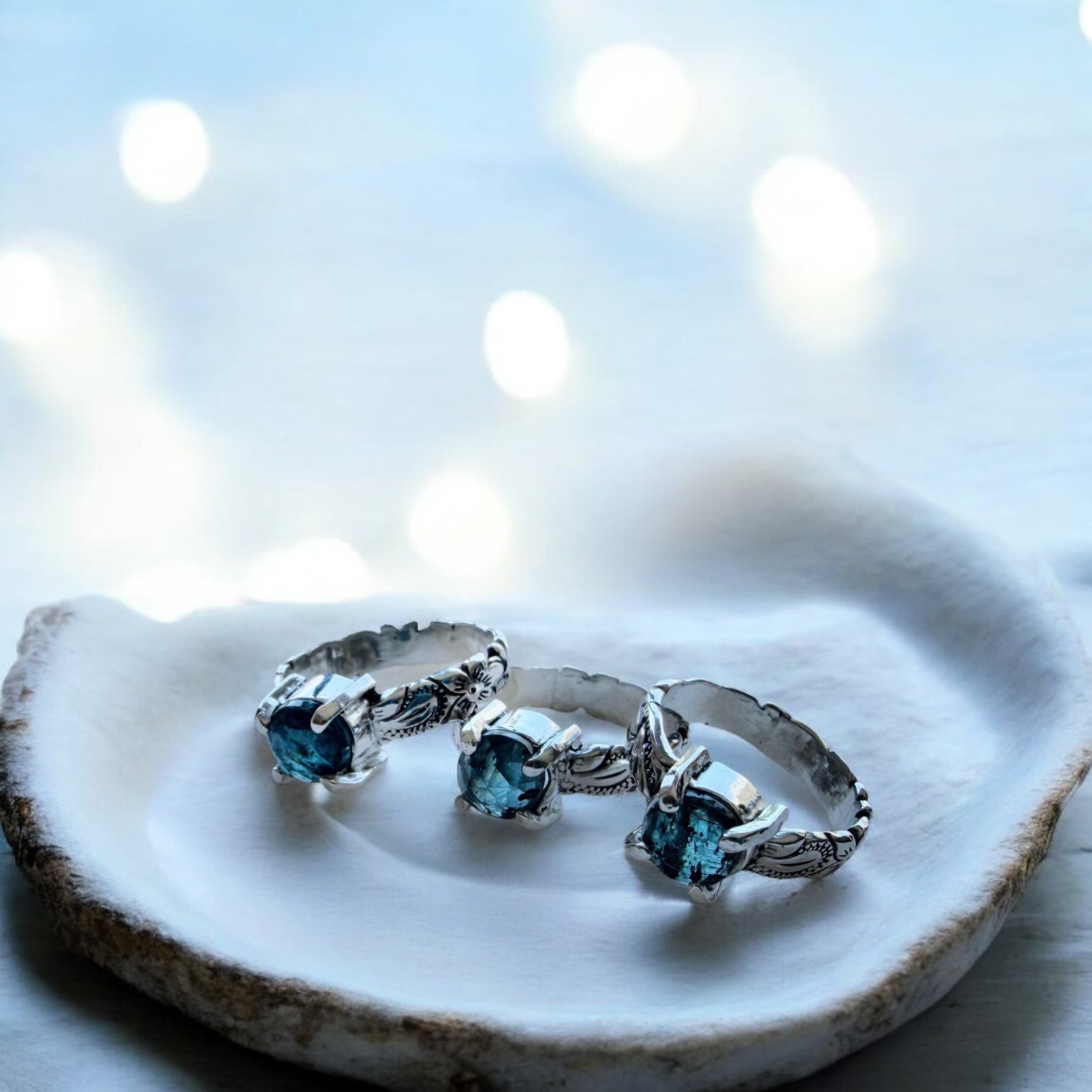 Anillo Magnolia Grifas - Cianita