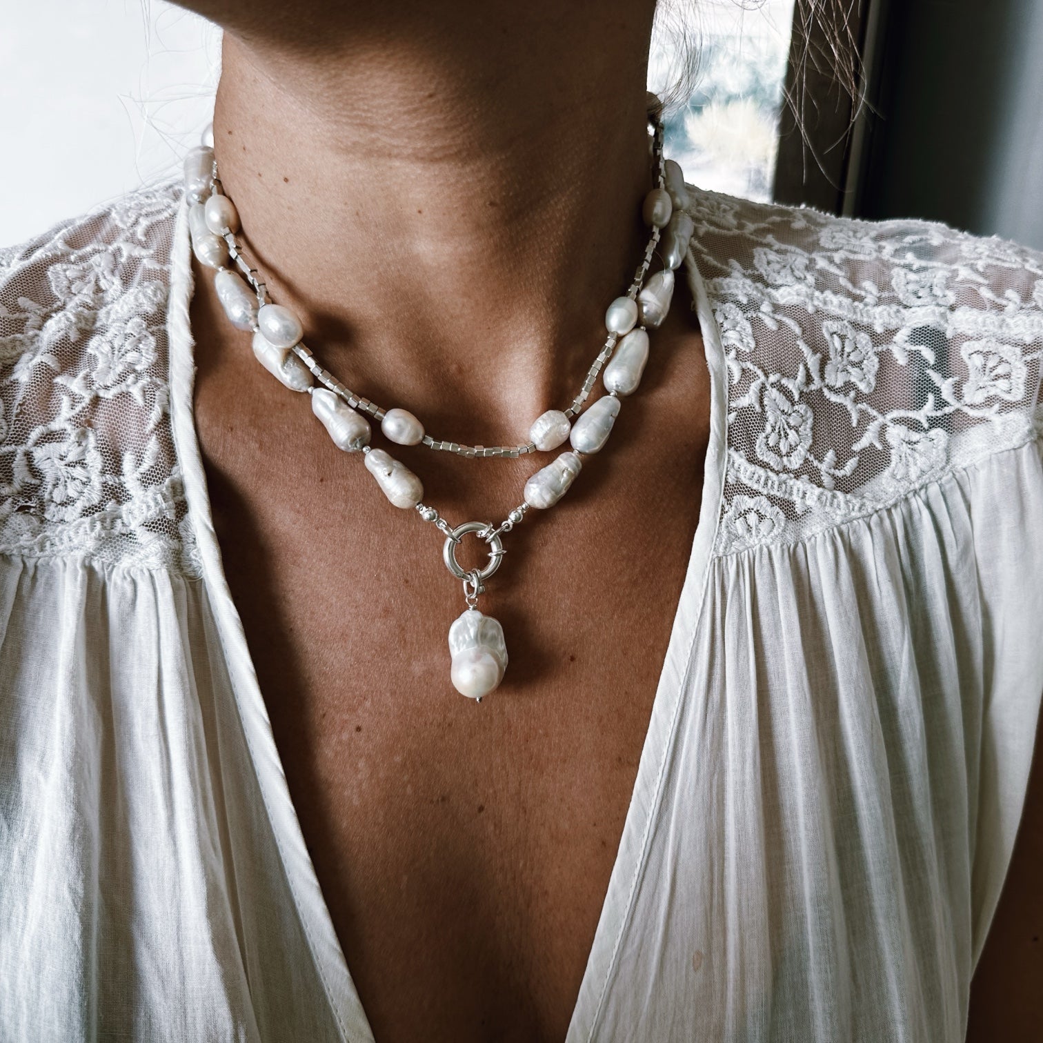 Collar Barroca Brutalista