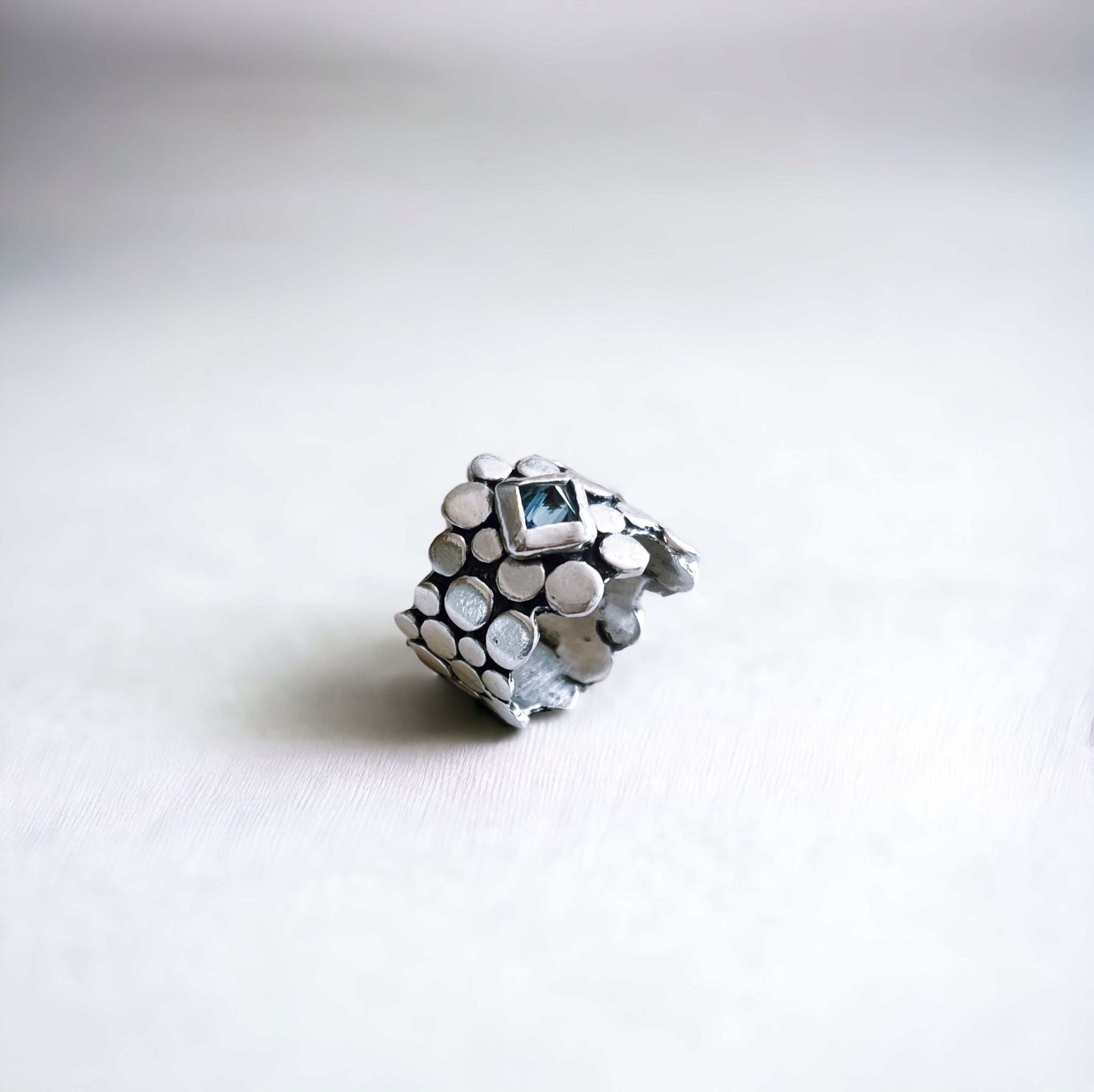 Anillo Rocas Rombo Topacio