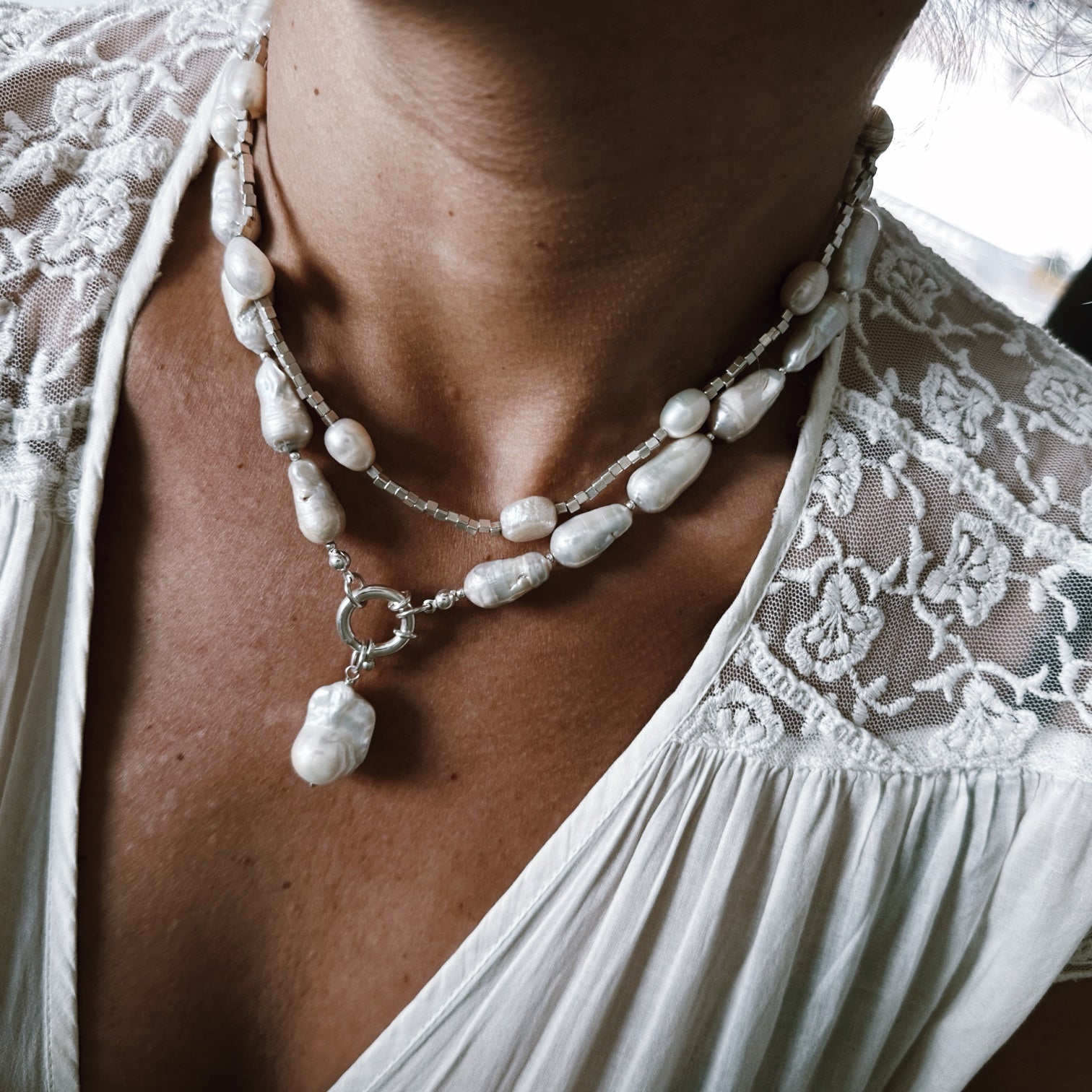 Collar Barroca Brutalista