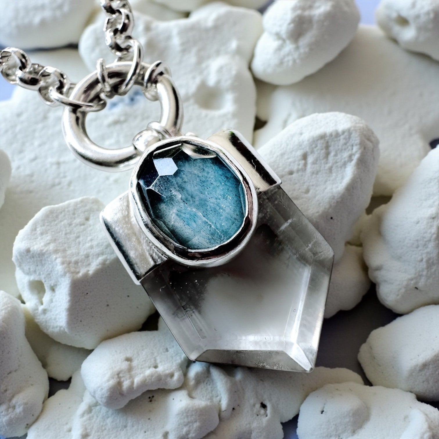 Colgante Prisma Escudo - I