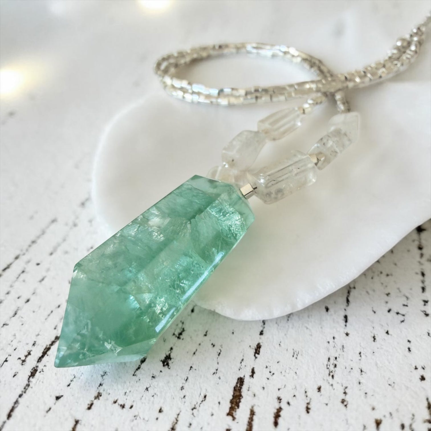 Colgante Tótem Fluorita y cuarzos