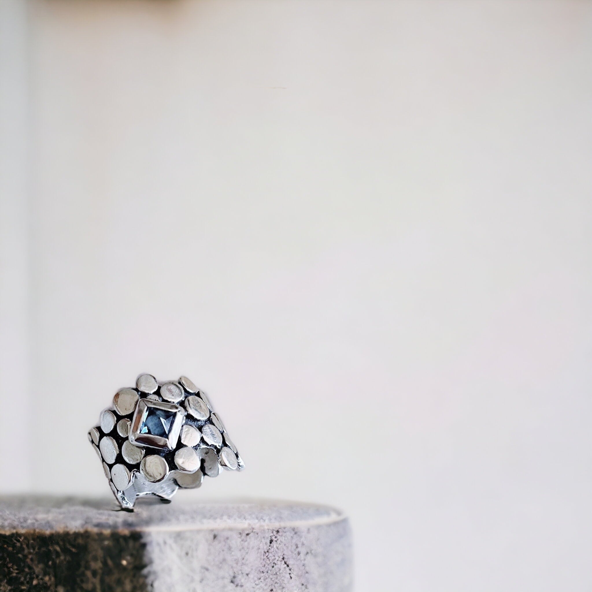 Anillo Rocas Rombo Topacio