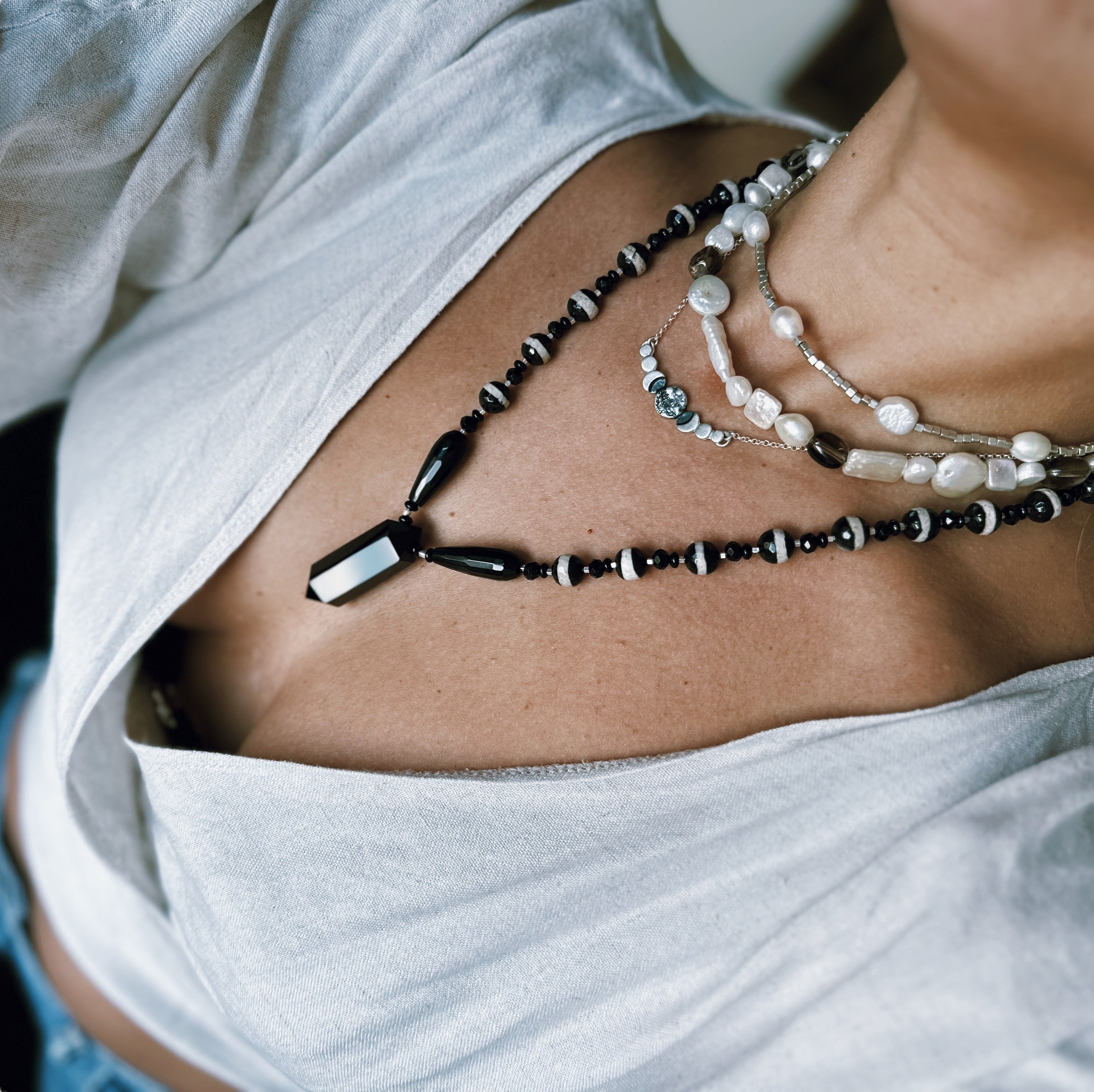 Collar Tibetano - Cisne Negro