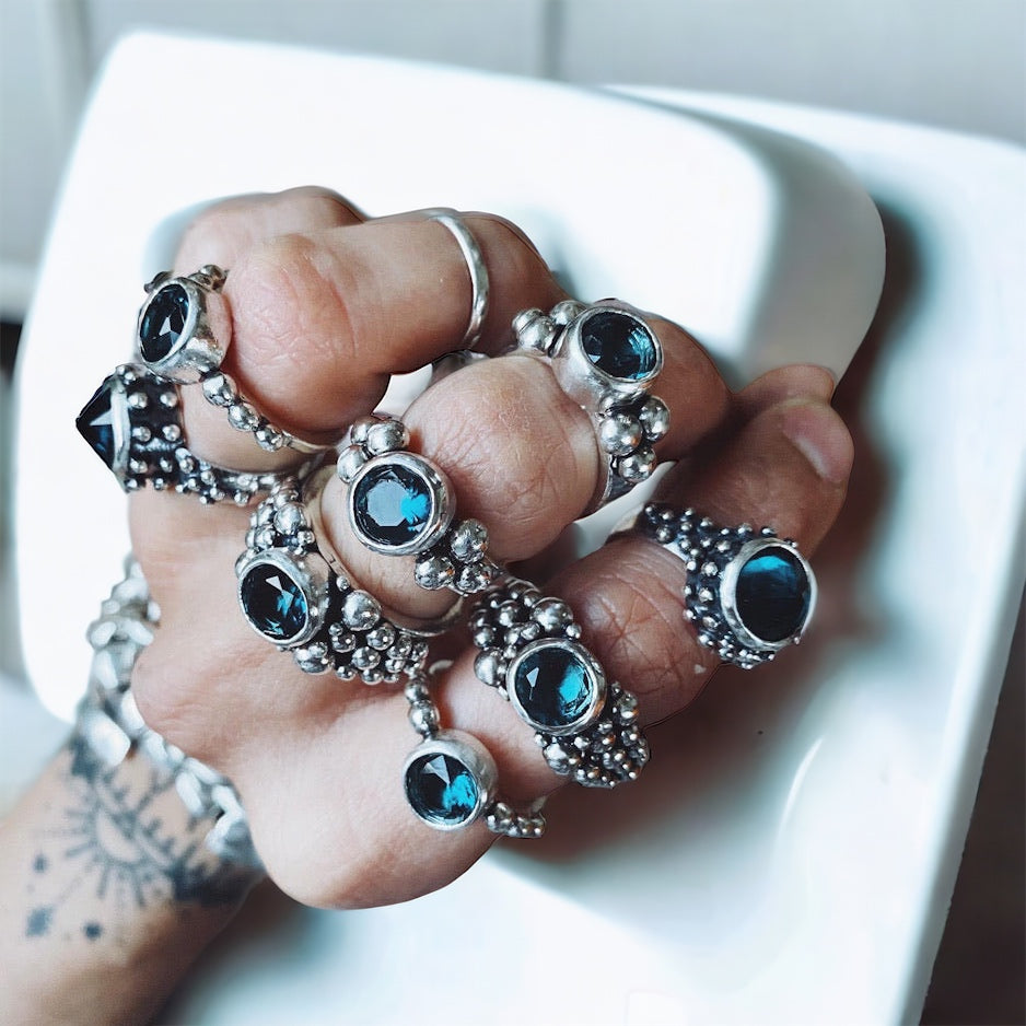 Anillo Elisa Simple - Topacio London Blue