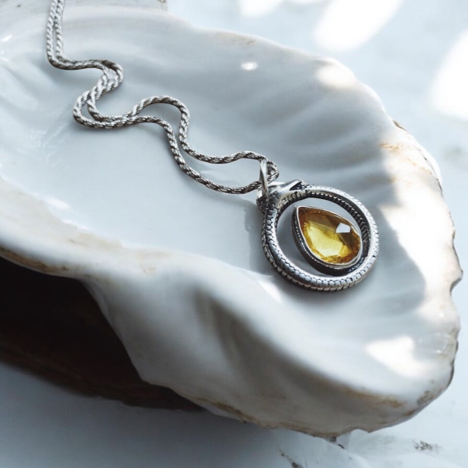 Colgante Ouroboros Yellowsun