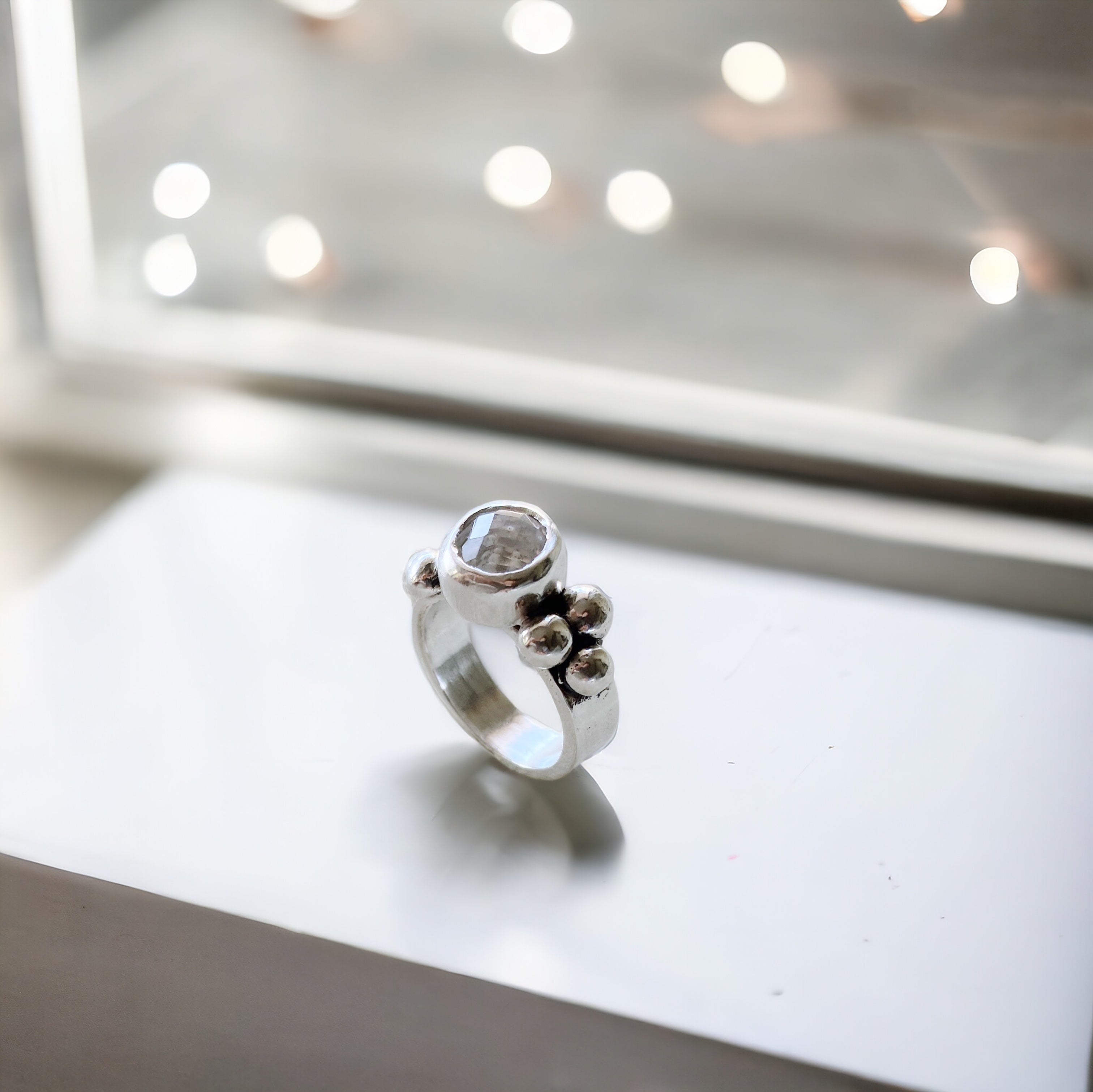 Anillo Elisa Simple - Topacio Blanco corte rosa