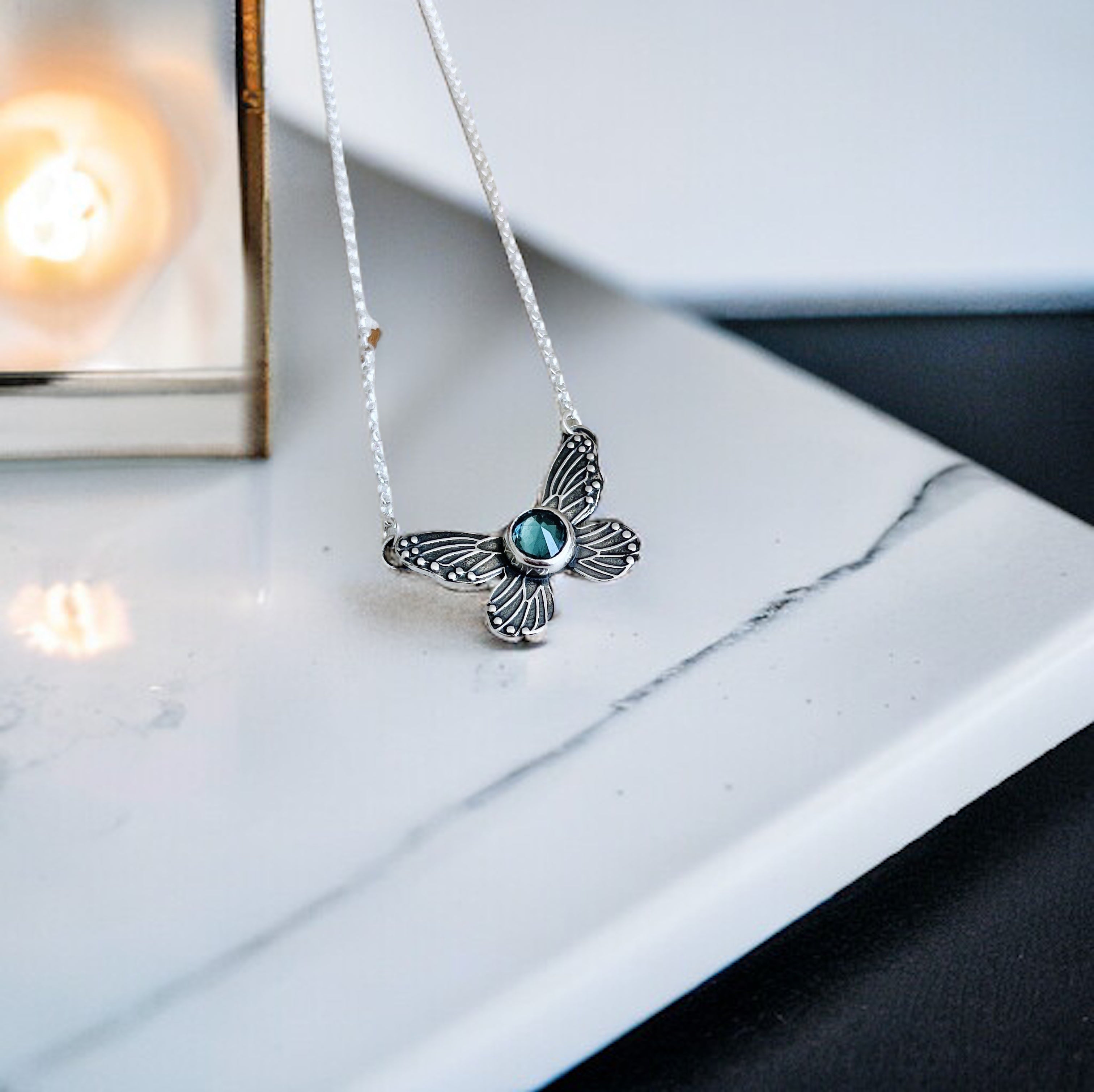 Collar Mariposita