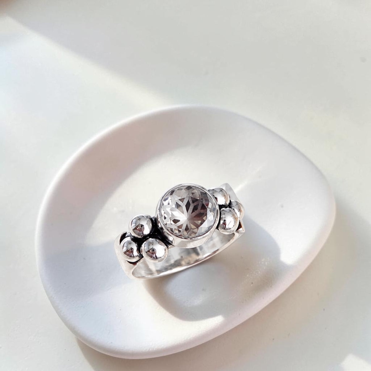 Anillo Elisa Lunar Satin Flor