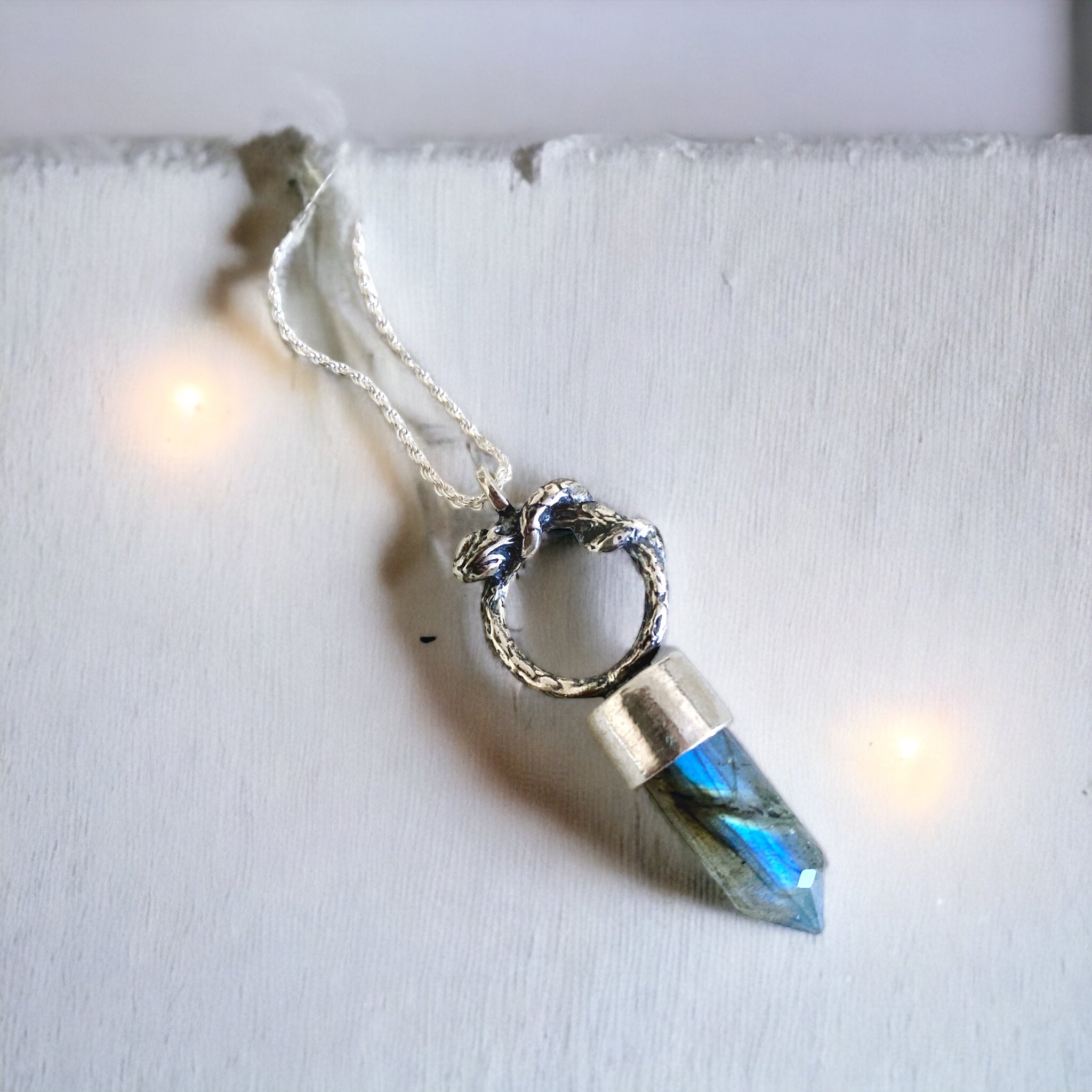 Colgante Punta Serpiente Génesis Labradorita