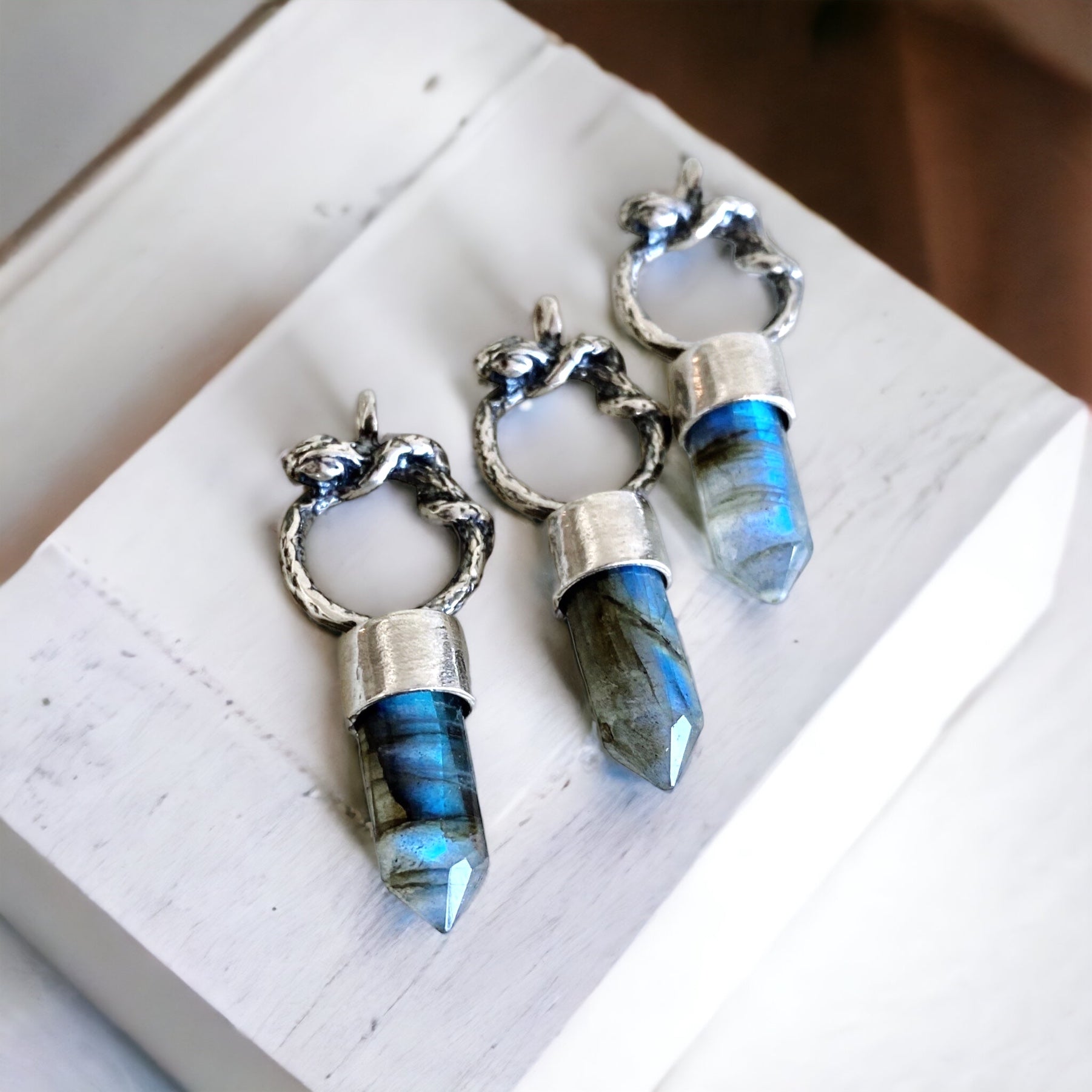 Colgante Punta Serpiente Génesis Labradorita