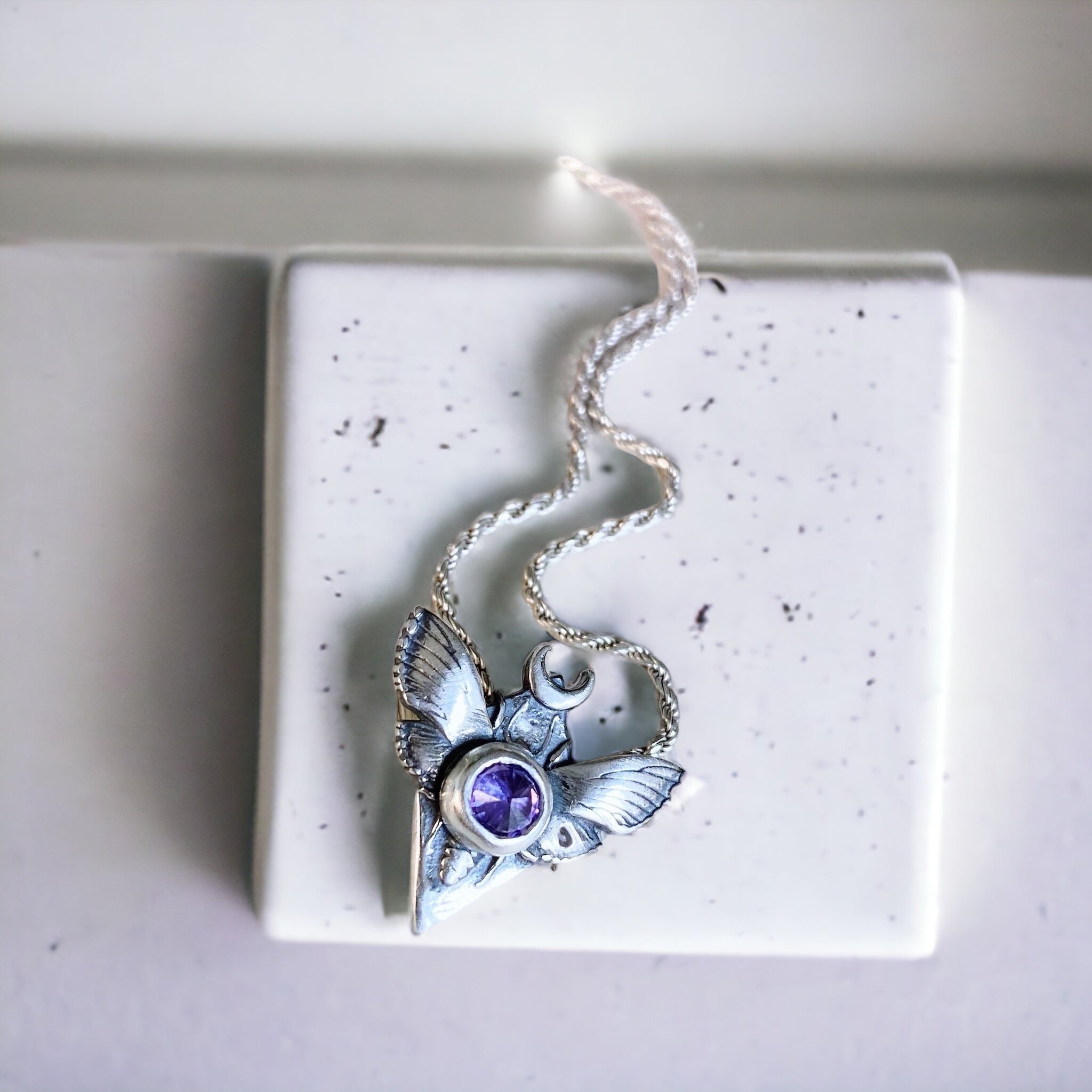 Collar Polilla / distintas piedras + Cadena