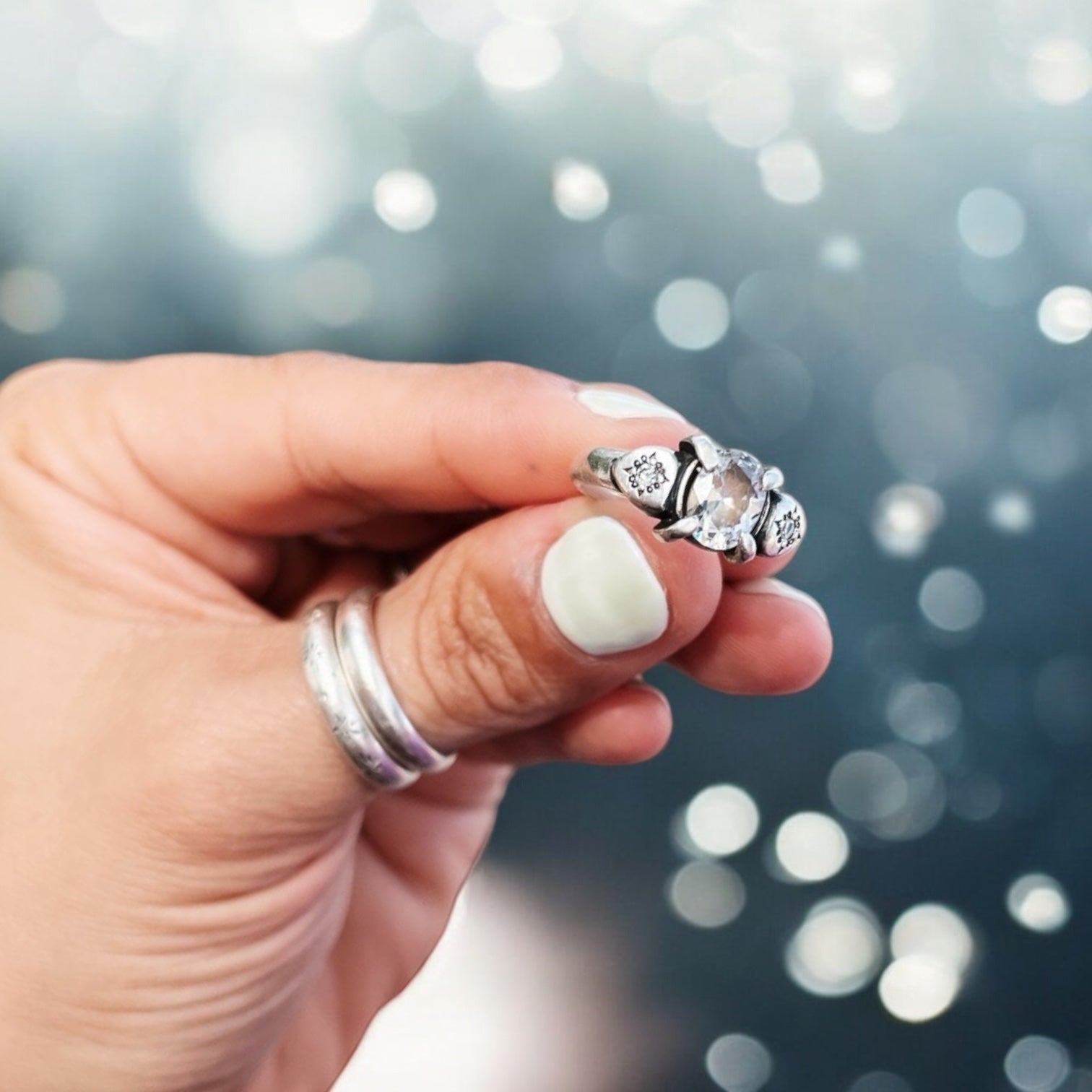 Anillo Lourdes Circón y Moissanitas