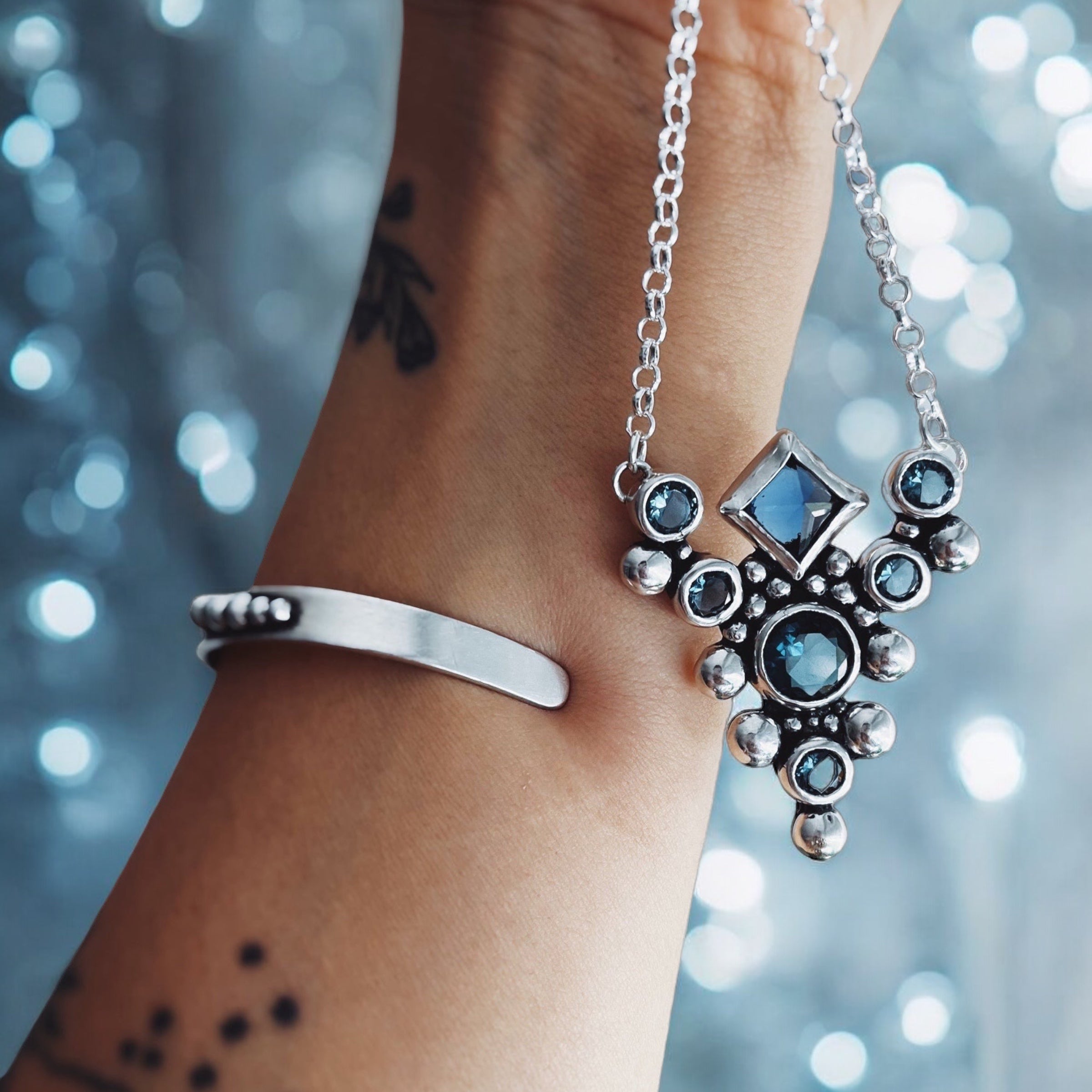 Collar Reina Victoria - London Blue