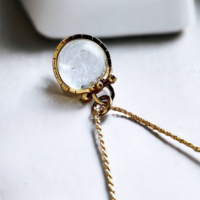 Colgante Halo Clasico Cuarzo “s” Gold