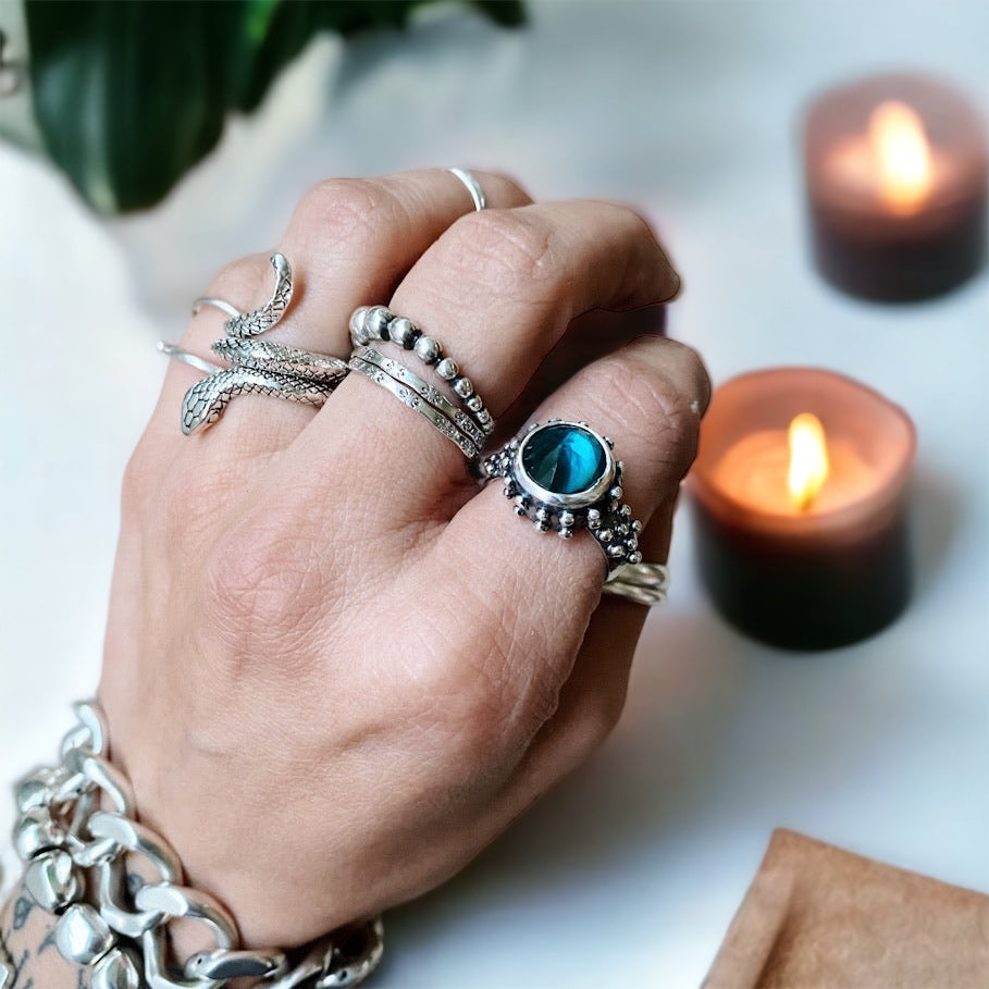 Anillo Leo spike Topacio London Blue