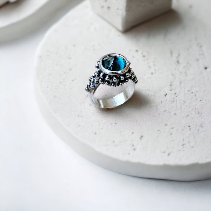 Anillo Leo spike Topacio London Blue