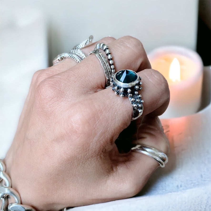 Anillo Leo spike Topacio London Blue