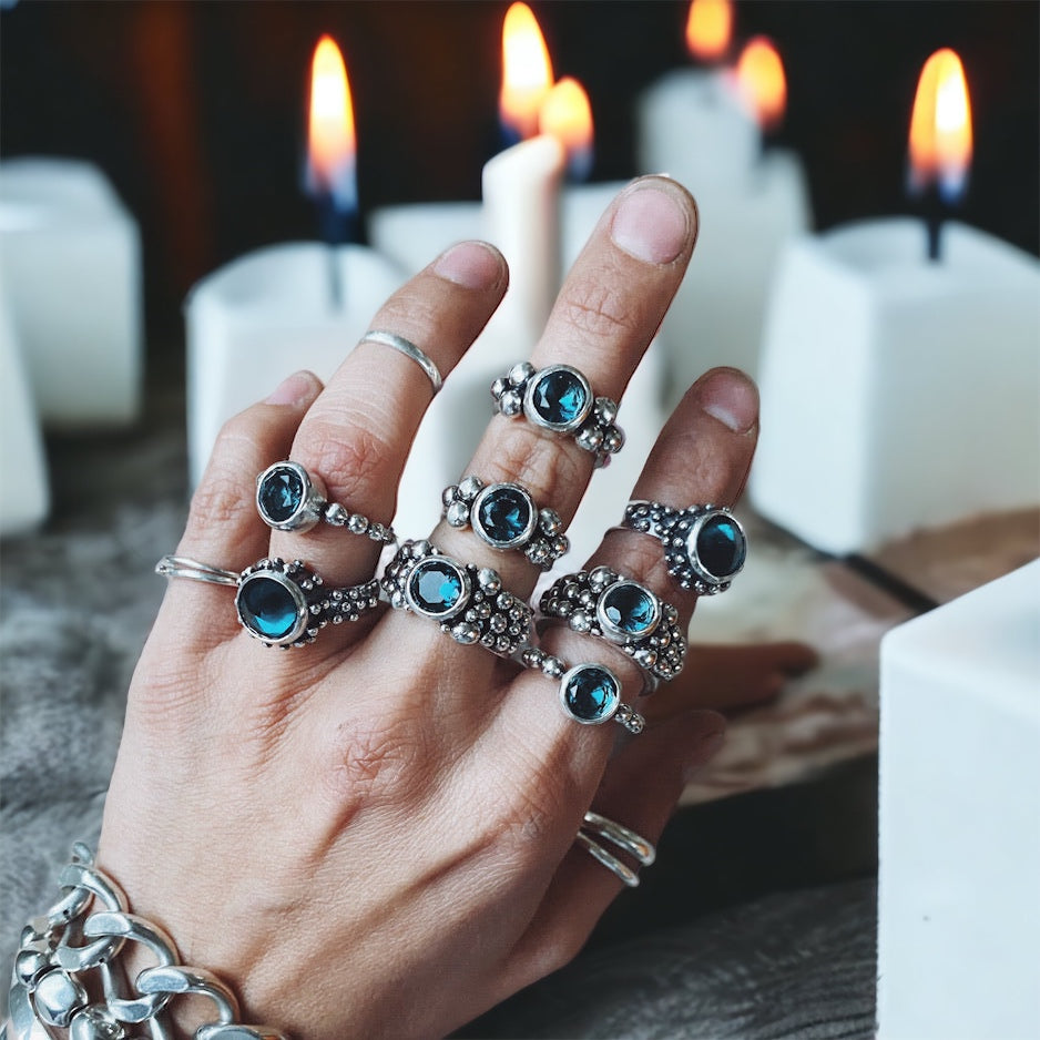 Anillo Leo spike Topacio London Blue