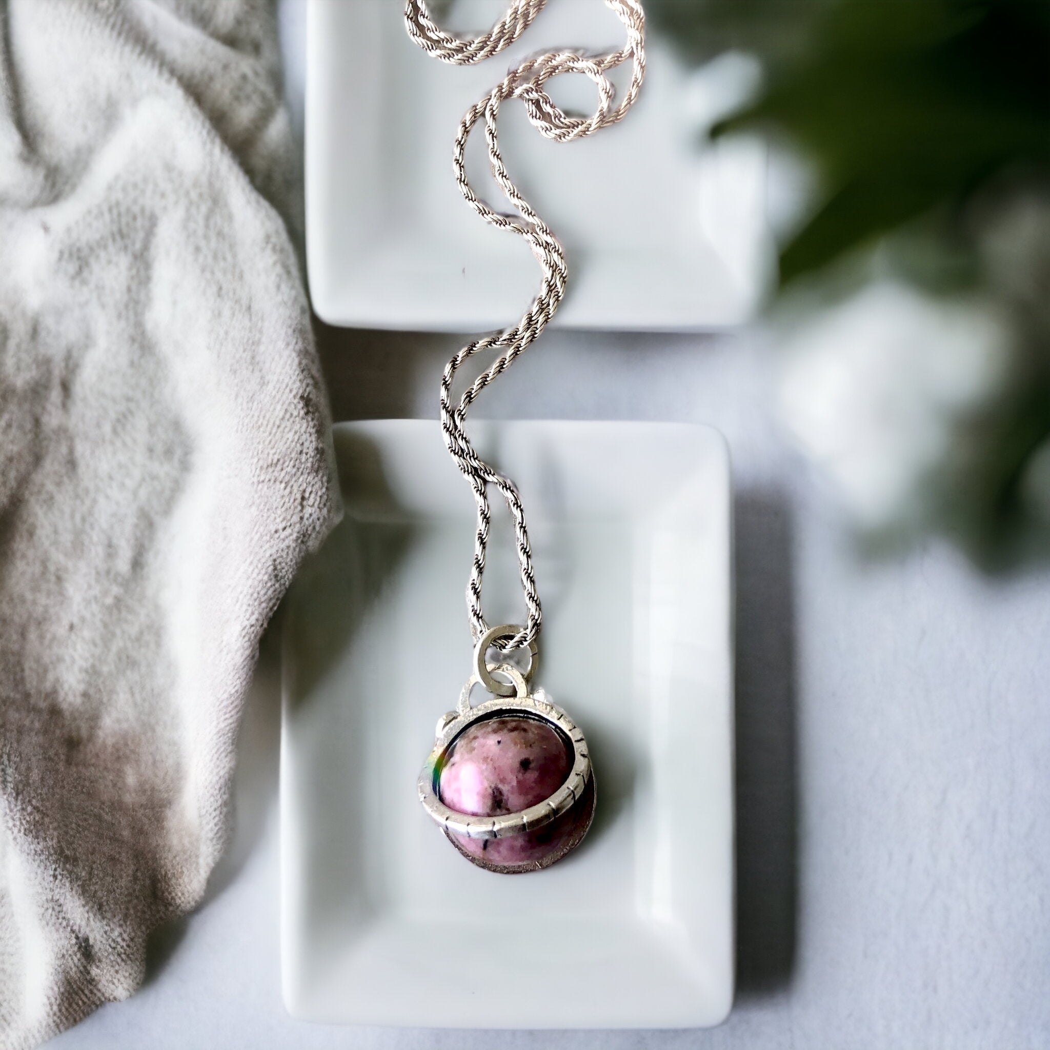 Colgante Halo Clasico Antiestress Rodonita "XS"