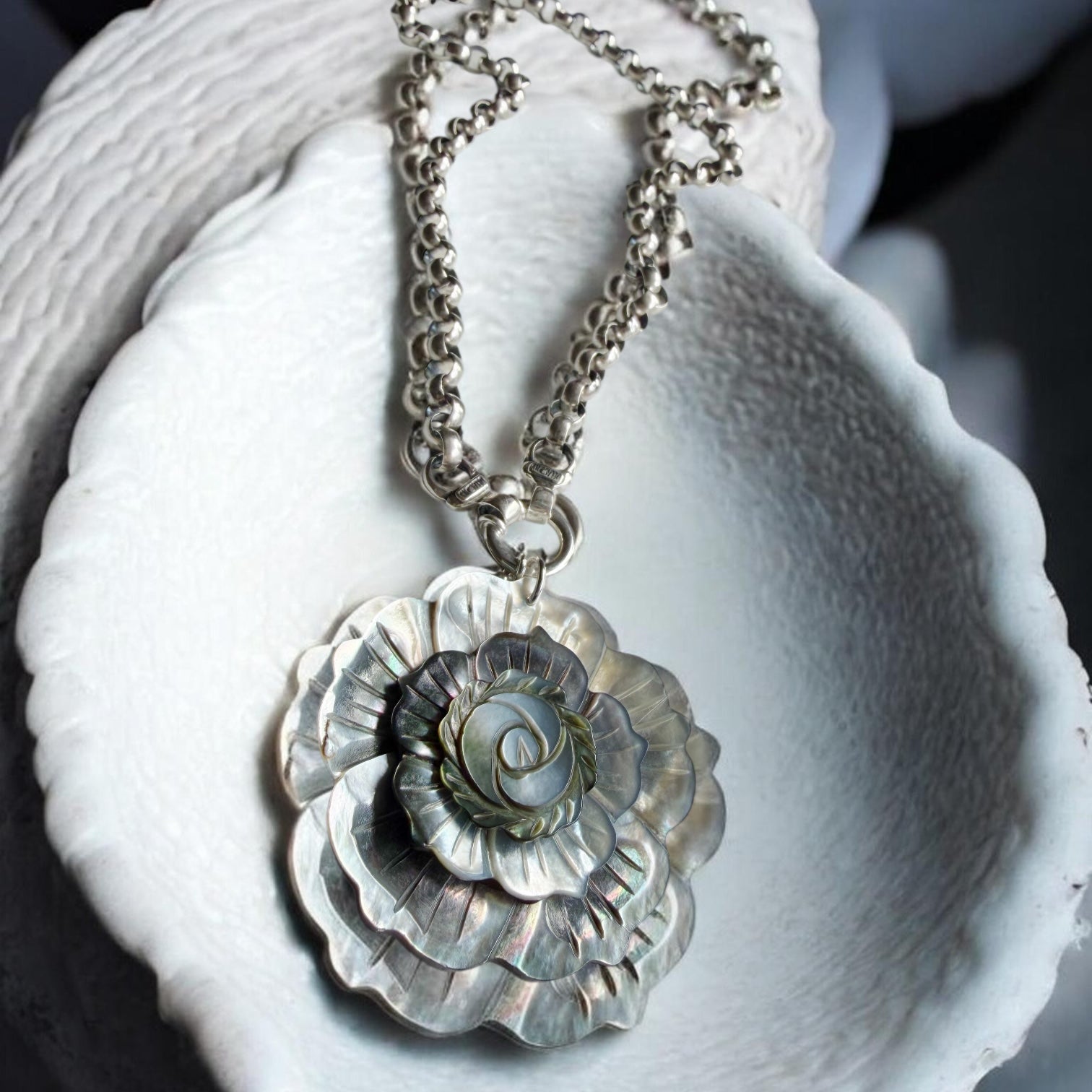 Cadena Rolo Mediana 45 cm + Flor Madre Perla 3D