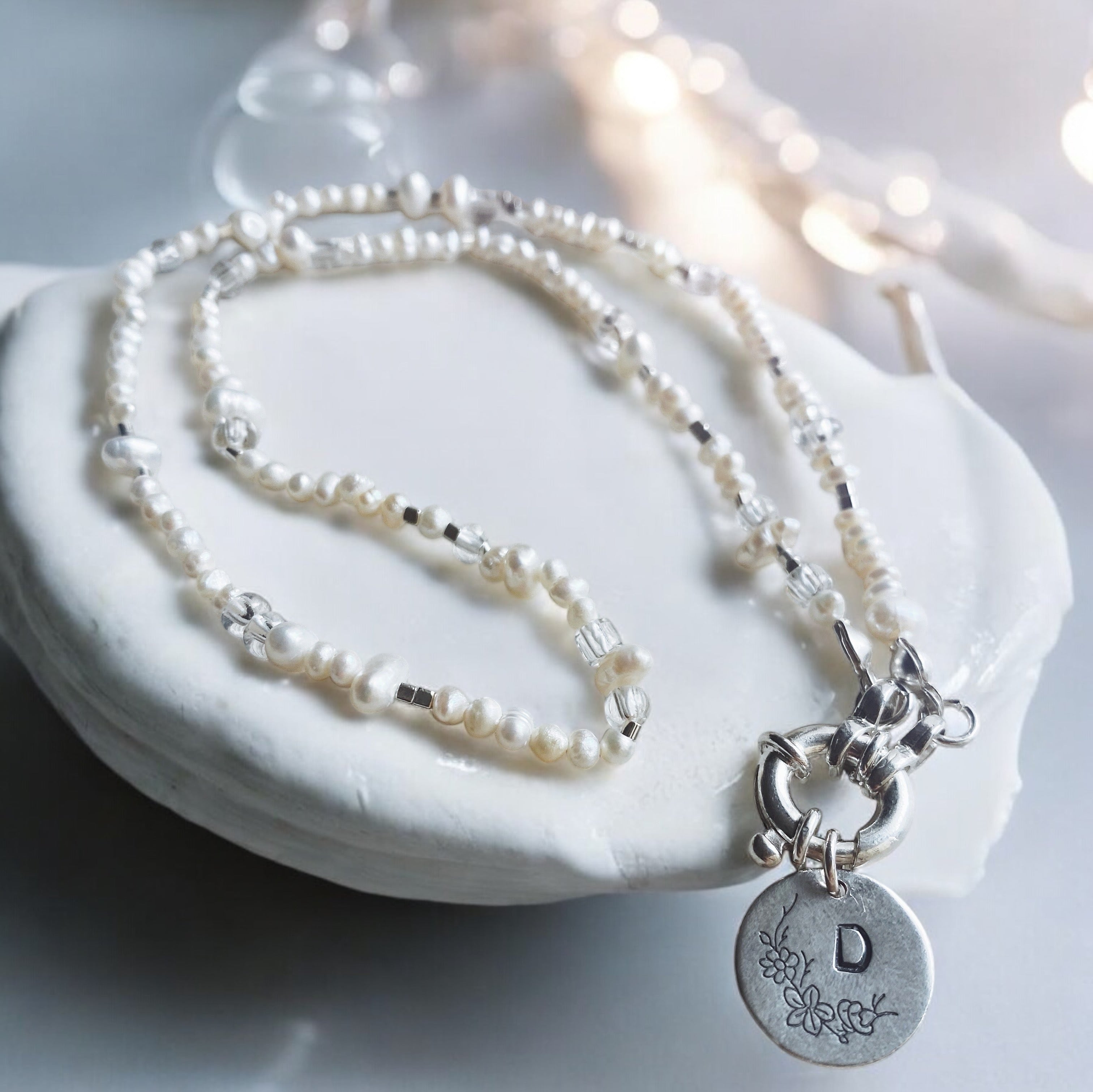 Collar Alba + Medalla Flor inicial.