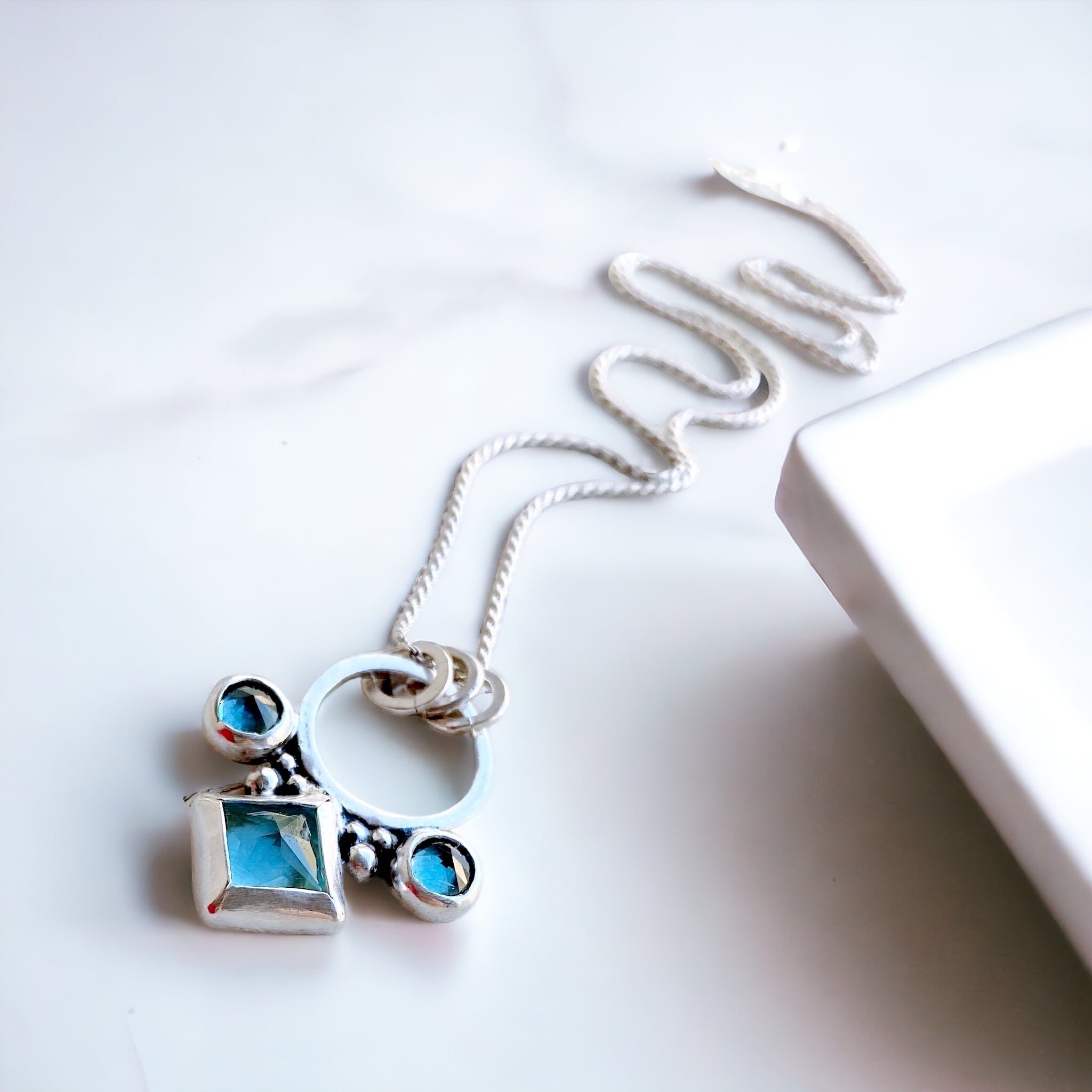 Colgante Fez - Varias Piedras