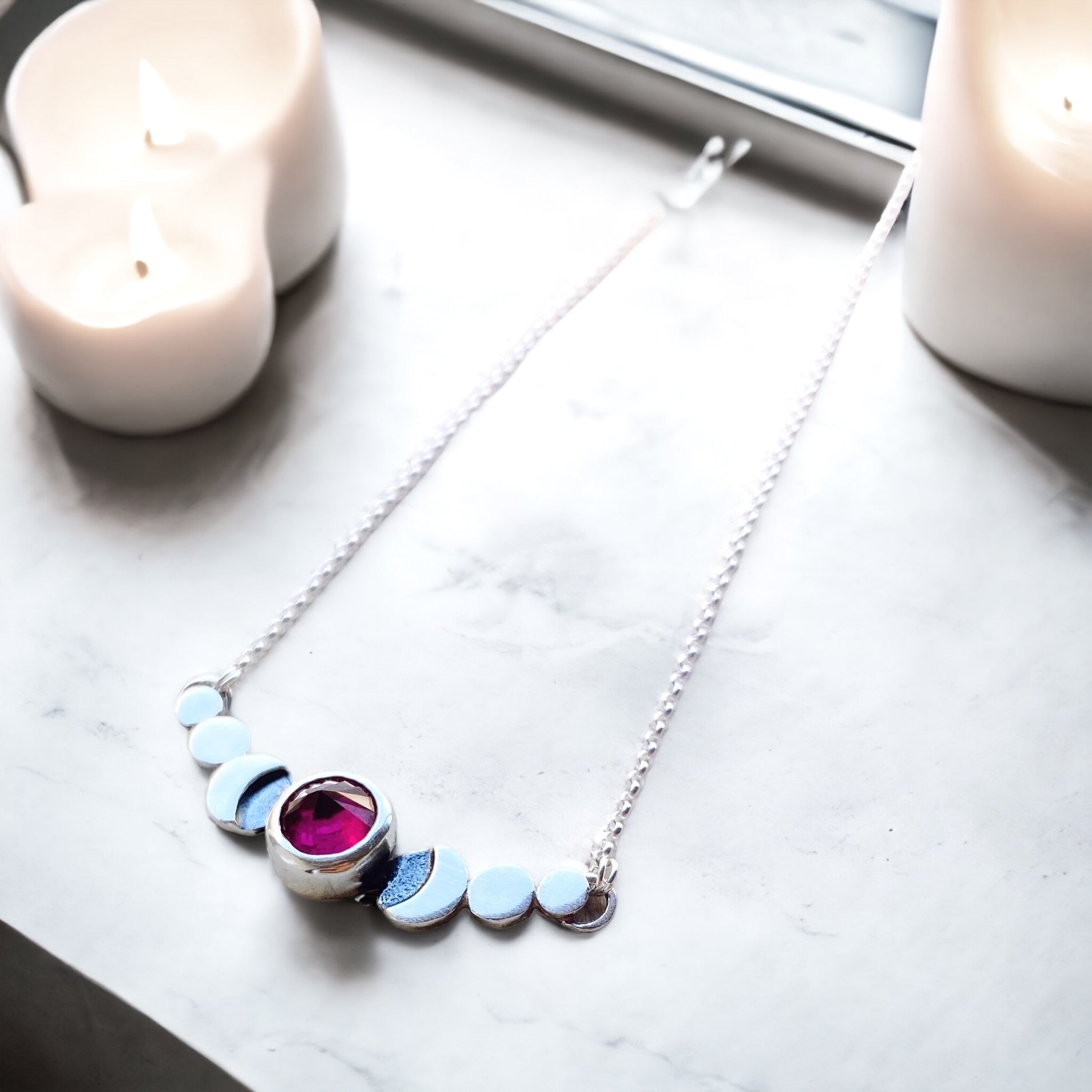 Collar Fases Very Moon Rubi