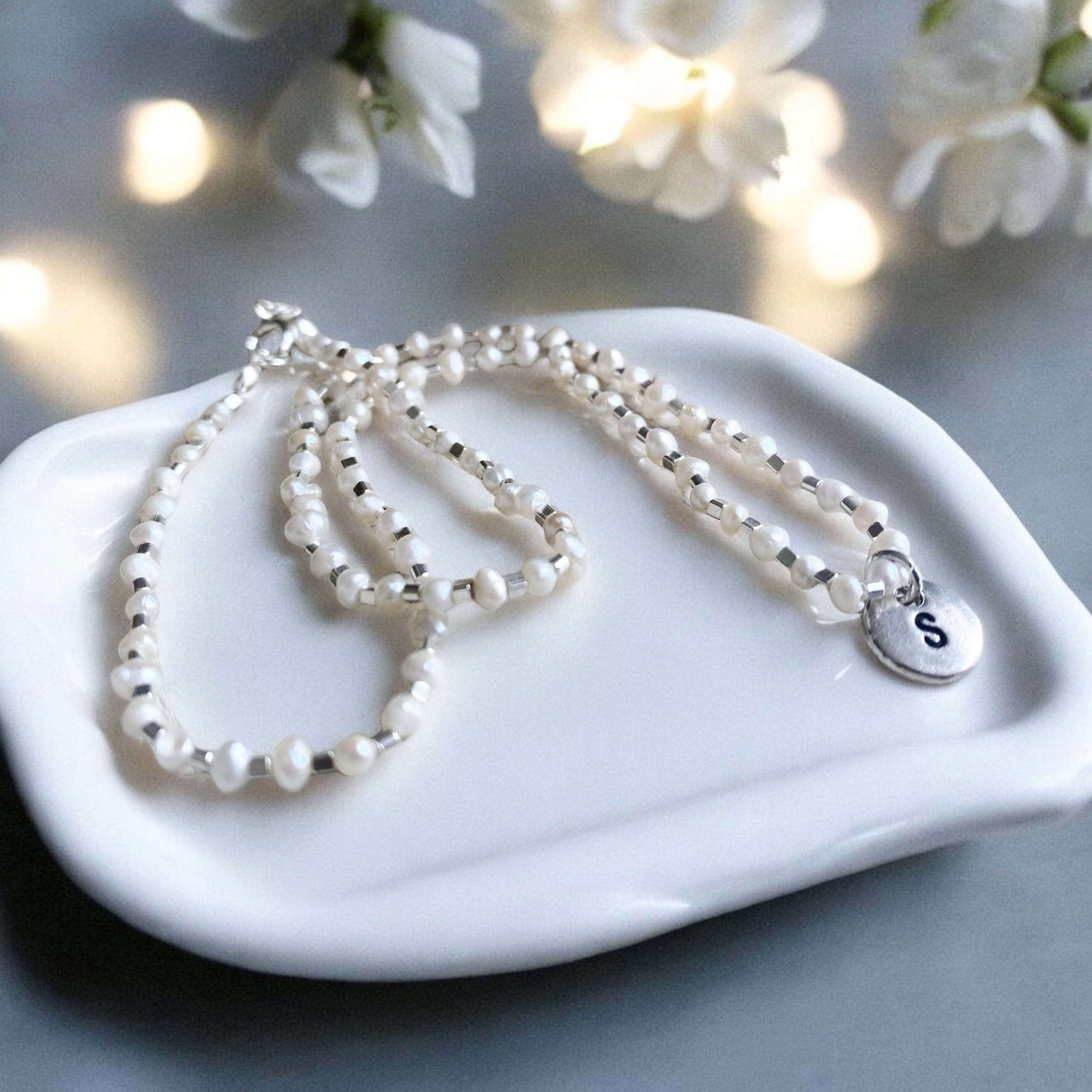 Collar Blanca + Medallita inicial