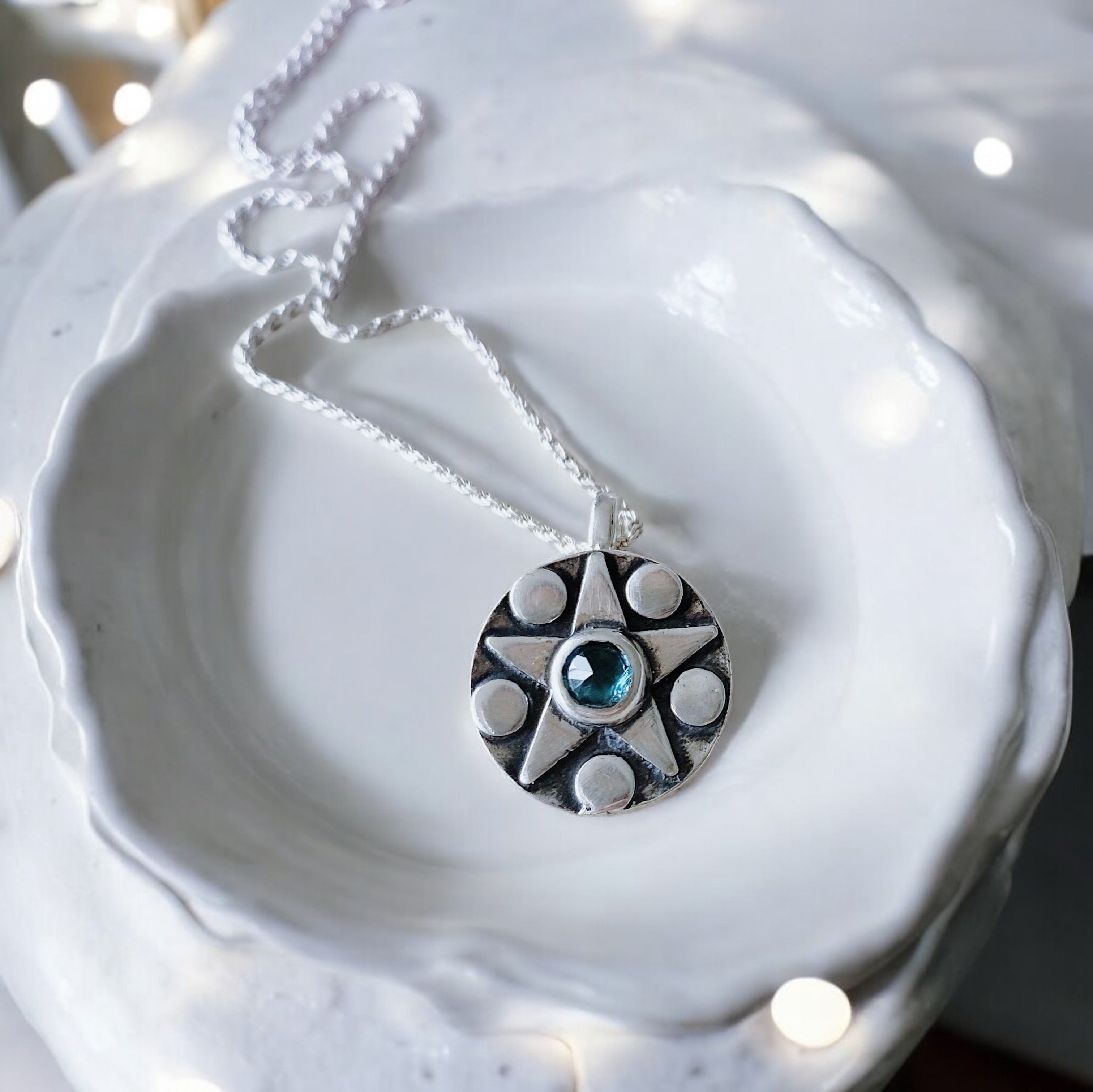 Colgante Medalla Estrella Topacio London Blue