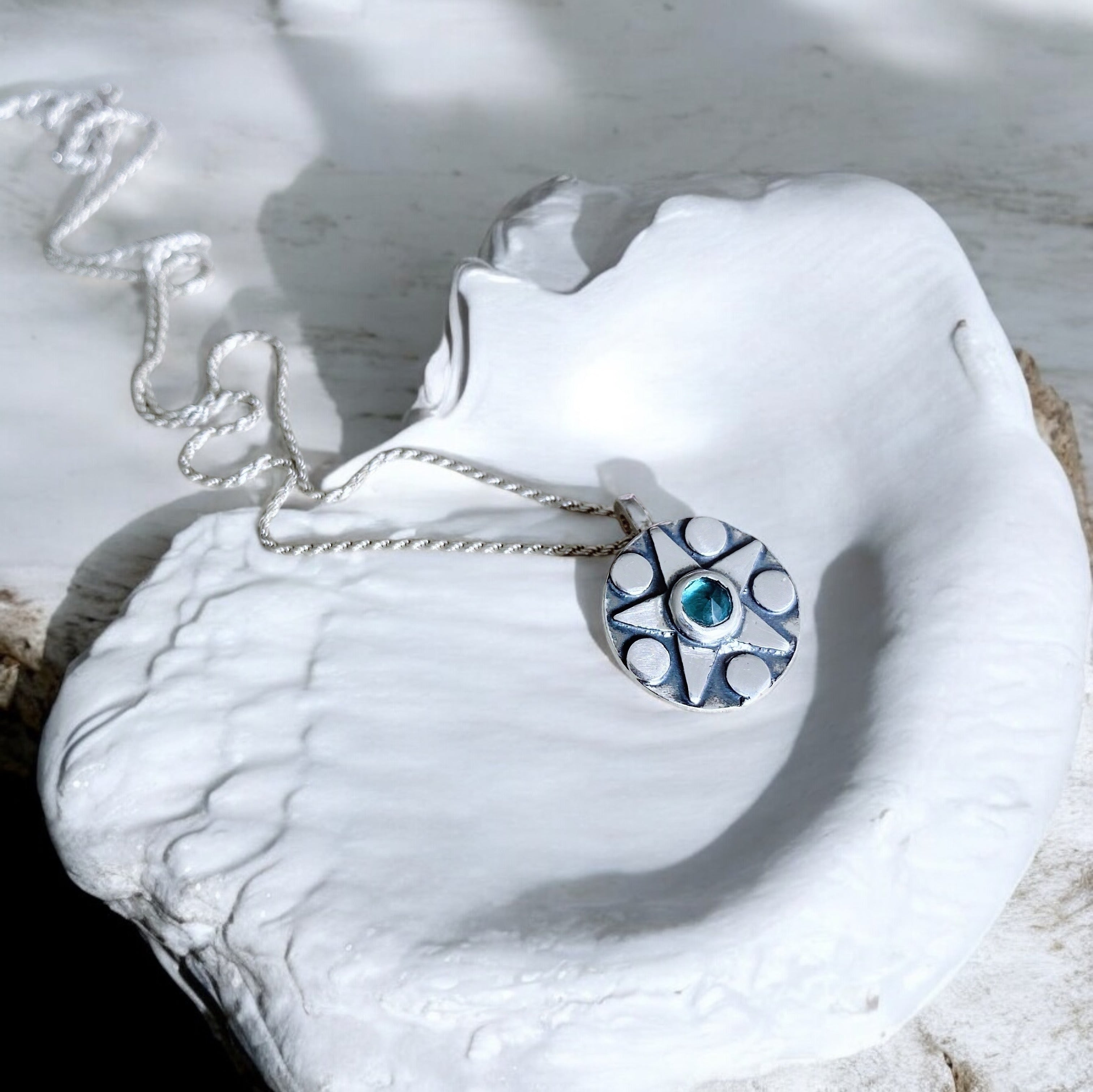 Colgante Medalla Estrella Topacio London Blue