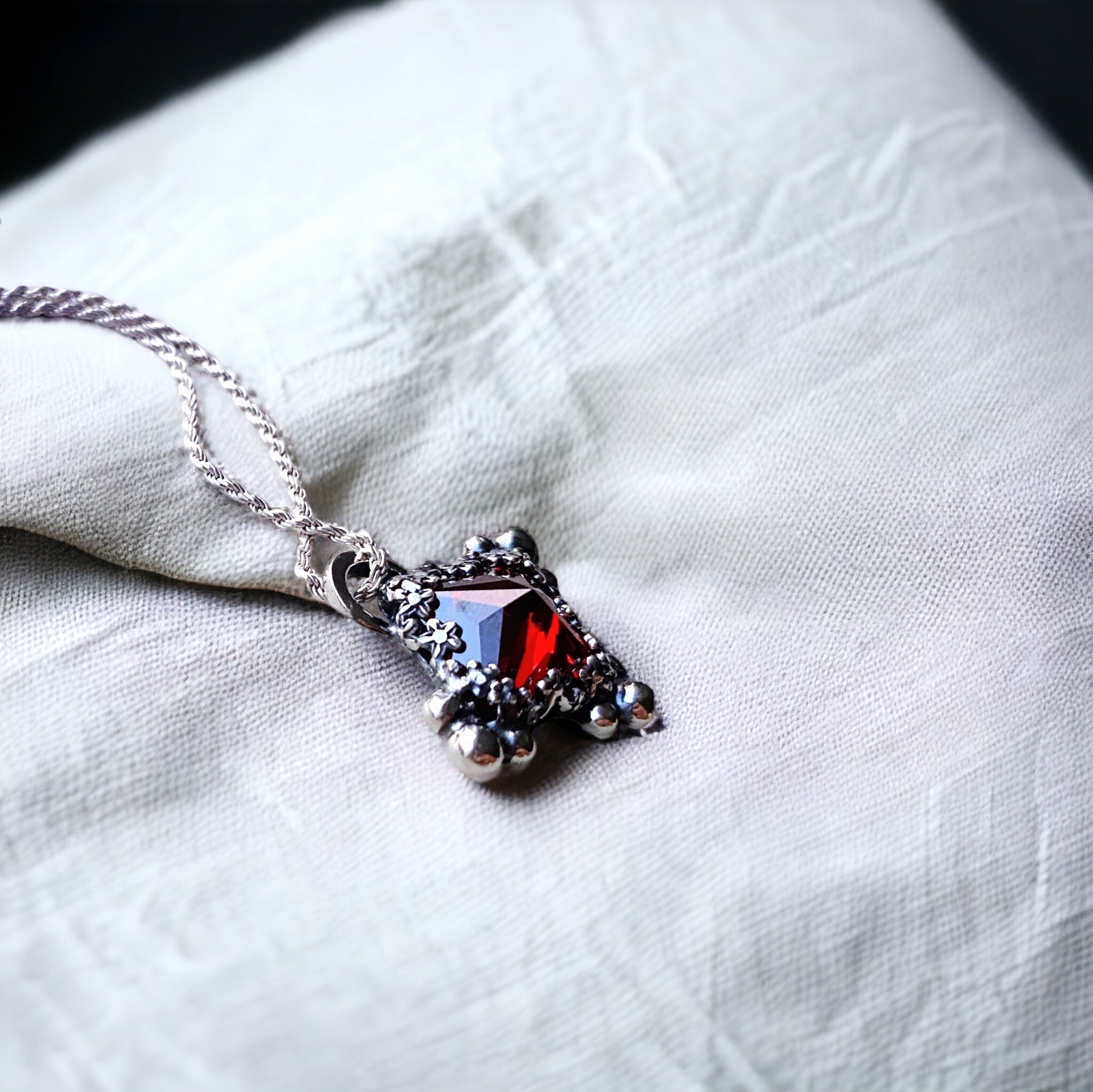 Colgante Prisma Sexy Lace - Varias Piedras