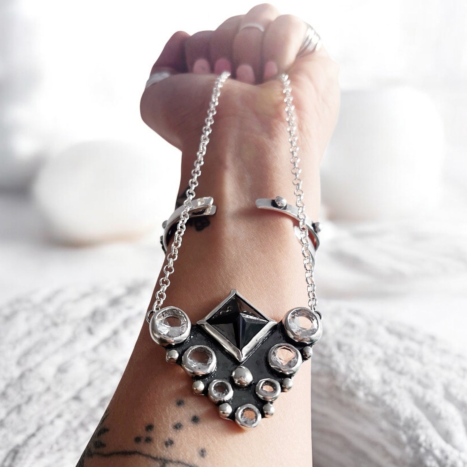 Collar Reina Madre - B&W