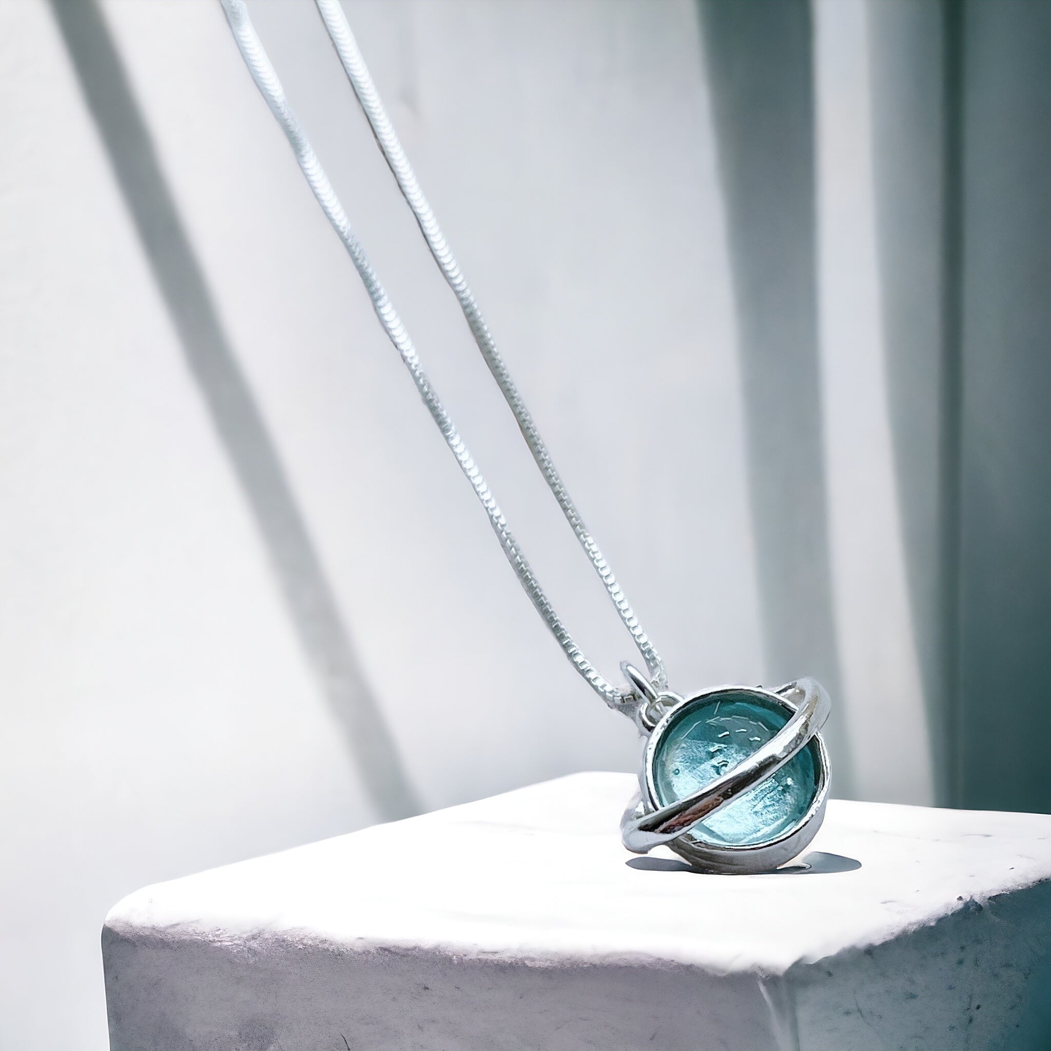 Collar Saturnito / Varias Piedras