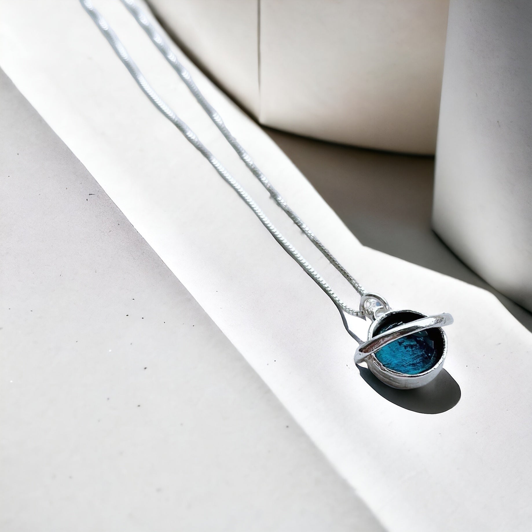 Collar Saturnito / Varias Piedras