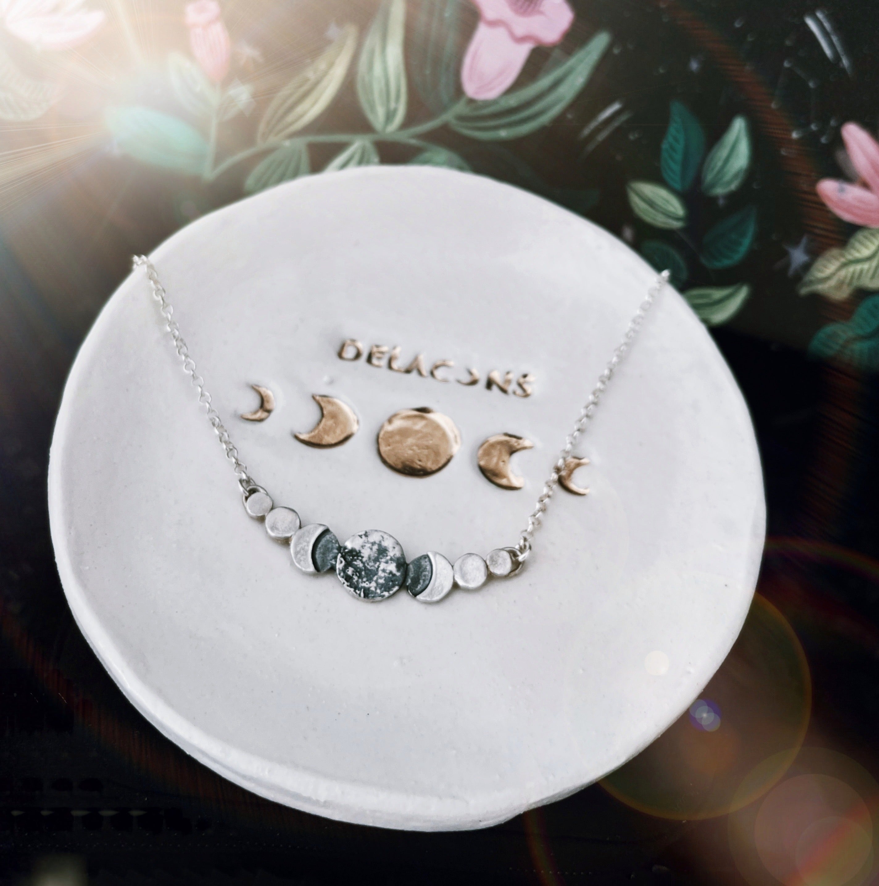 Pack Collar Fases Lunares + plato cerámica Gres