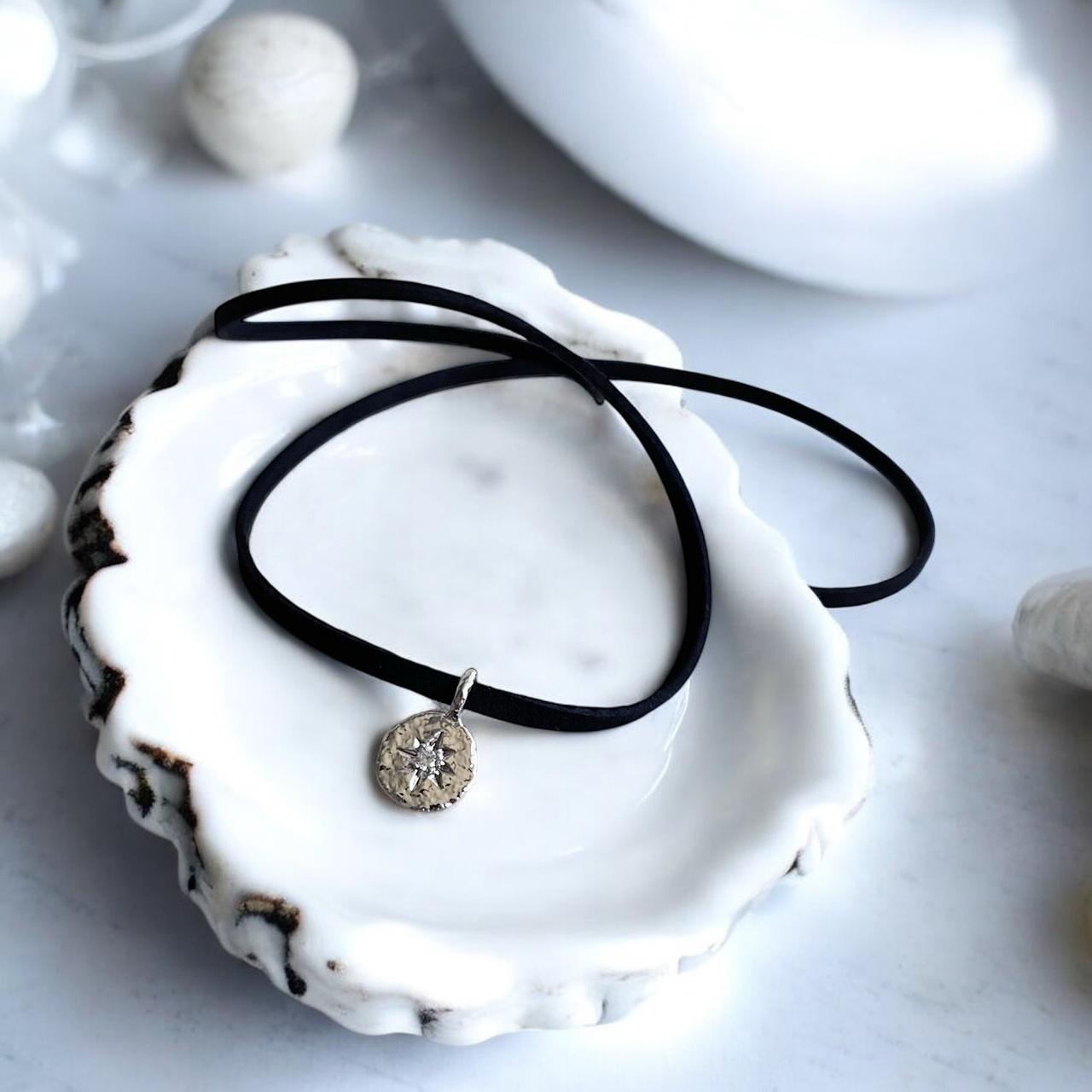 Choker Cinta y Medalla