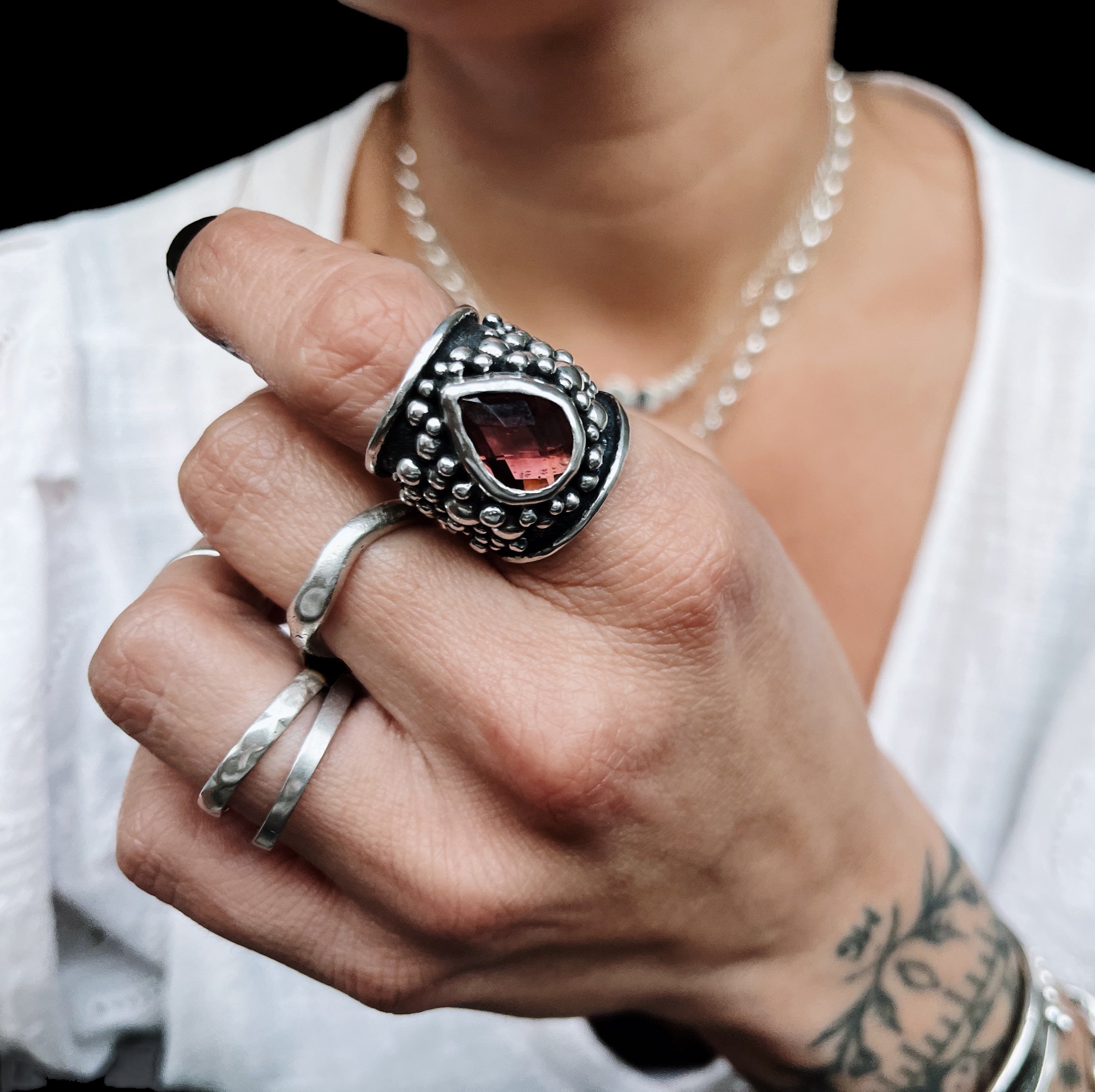 Anillo Gigante Empelotado Red Velvet